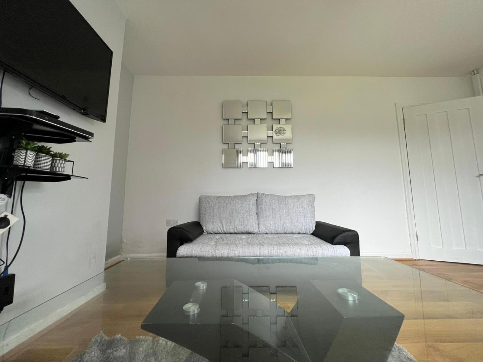 Three-Bedroom House - Photo 7