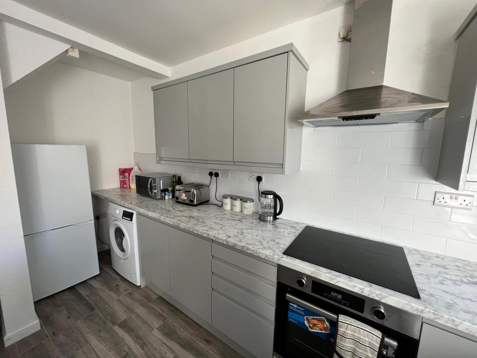 Three-Bedroom House - Photo 11