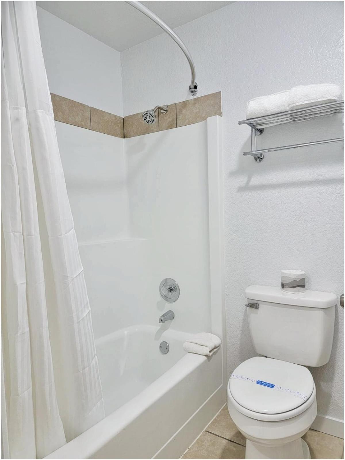 Standard Double Room - Photo 7
