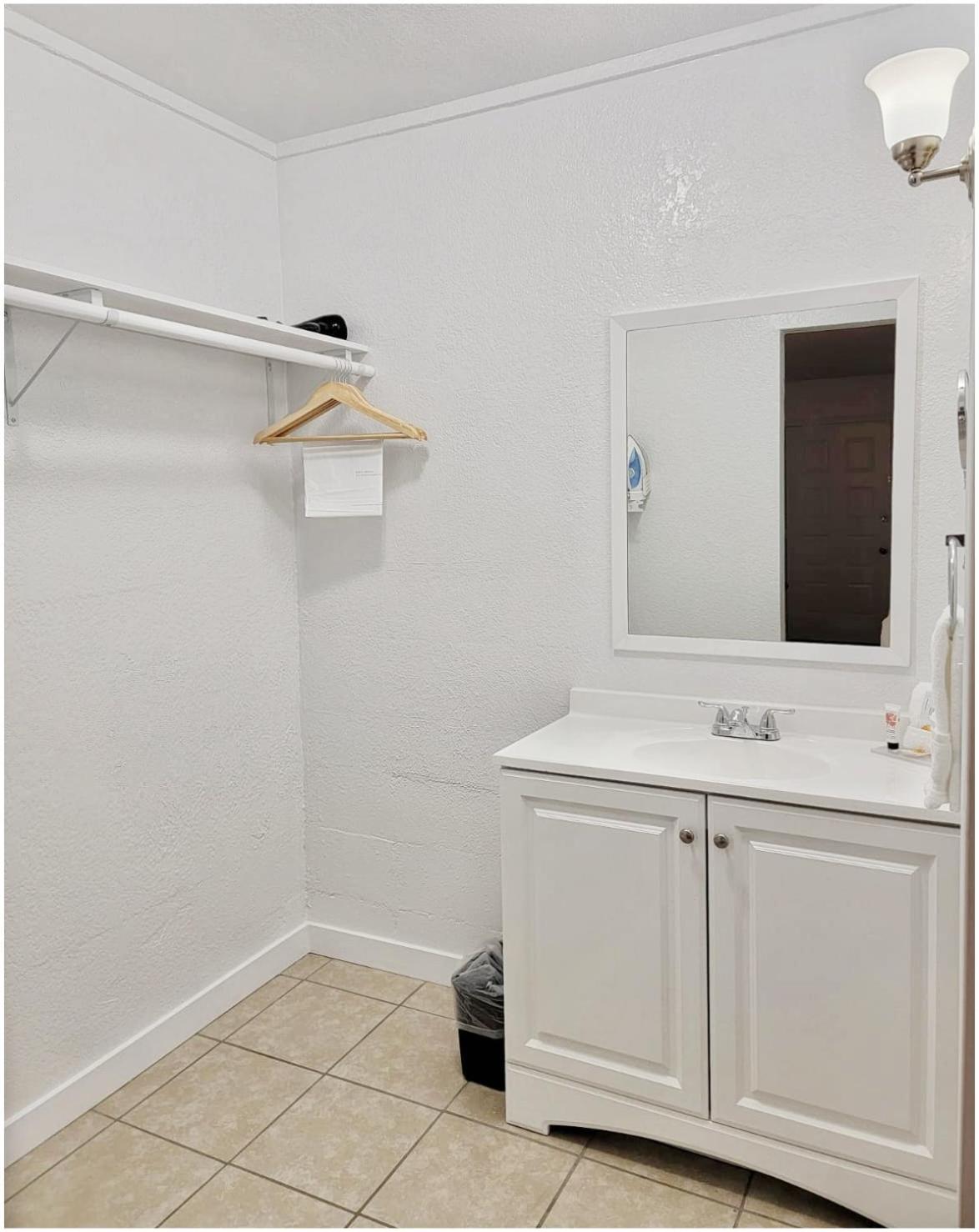 Standard Double Room - Photo 4