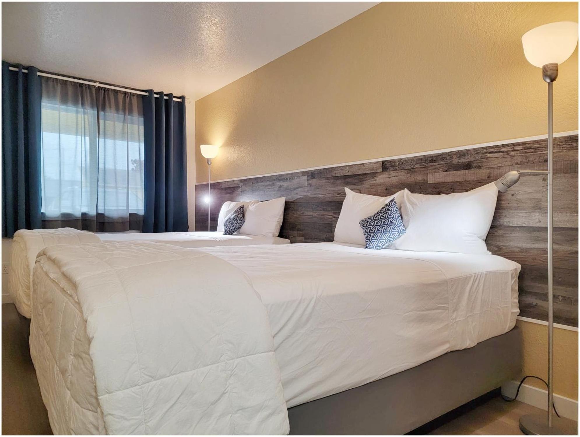 Standard Double Room - Photo 9