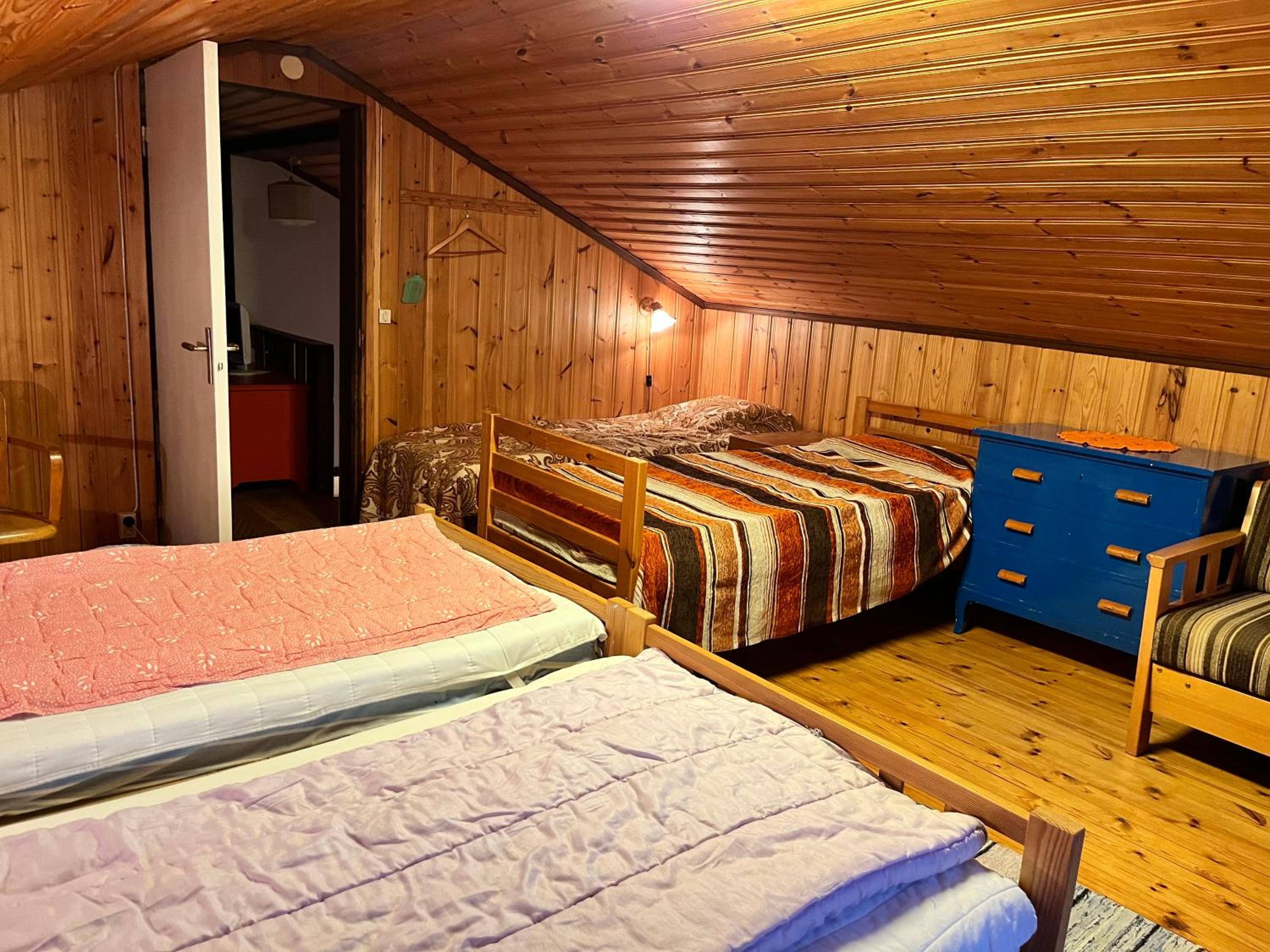 Family Room with Mountain View - Photo 7