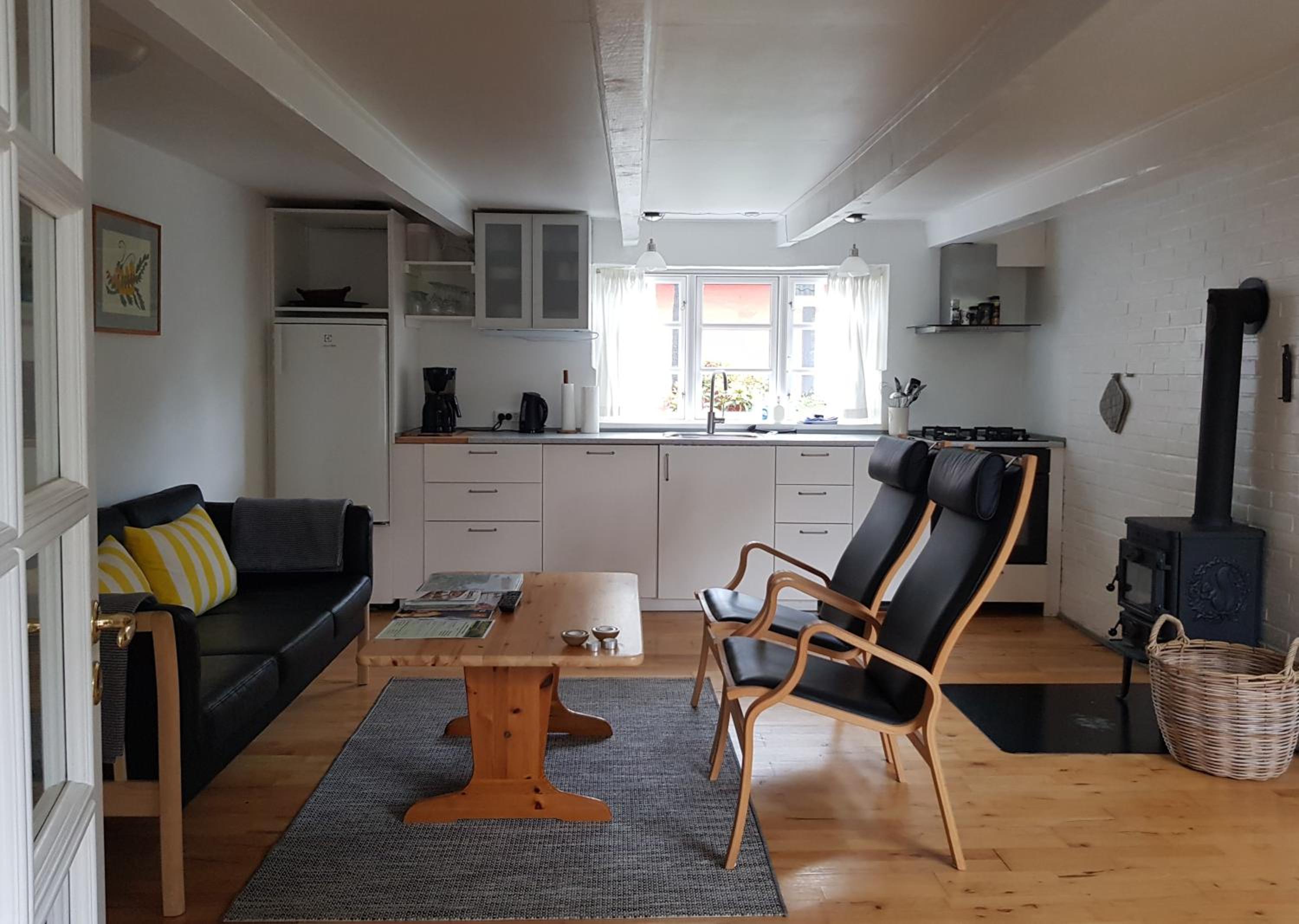 Apartment - Split Level - Pet-Friendly photo 3