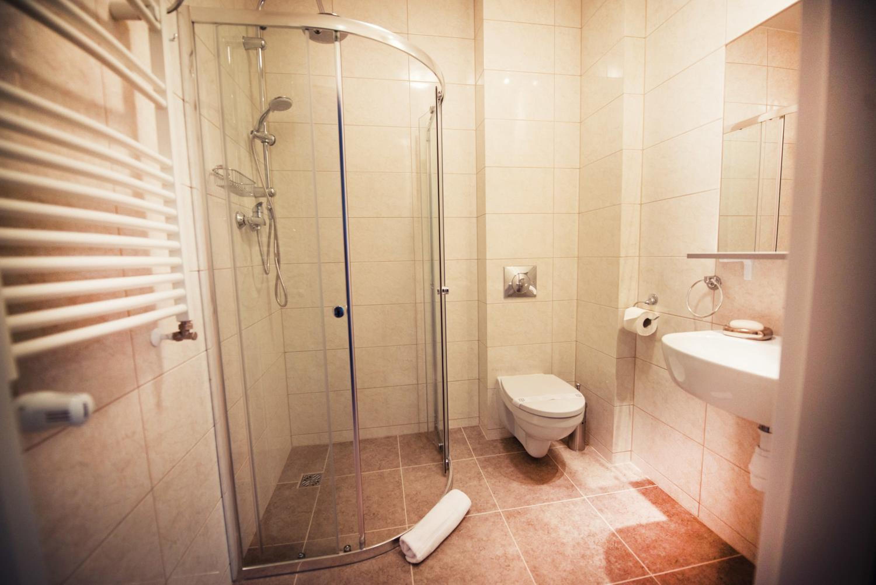 Double or Twin Room - Photo 12