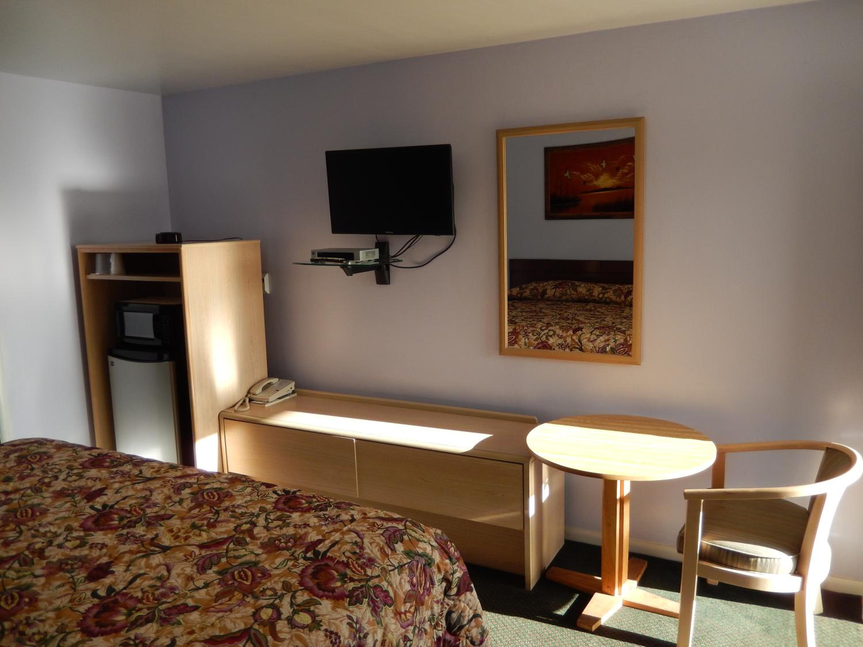 King Room - Non-Smoking photo 3