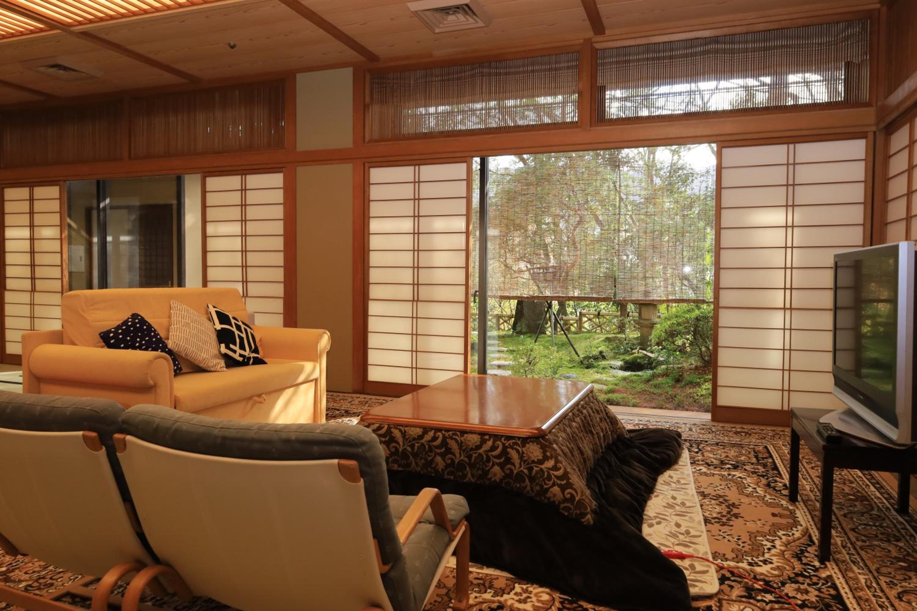 Japanese-Style Large Room with Open Air Bath