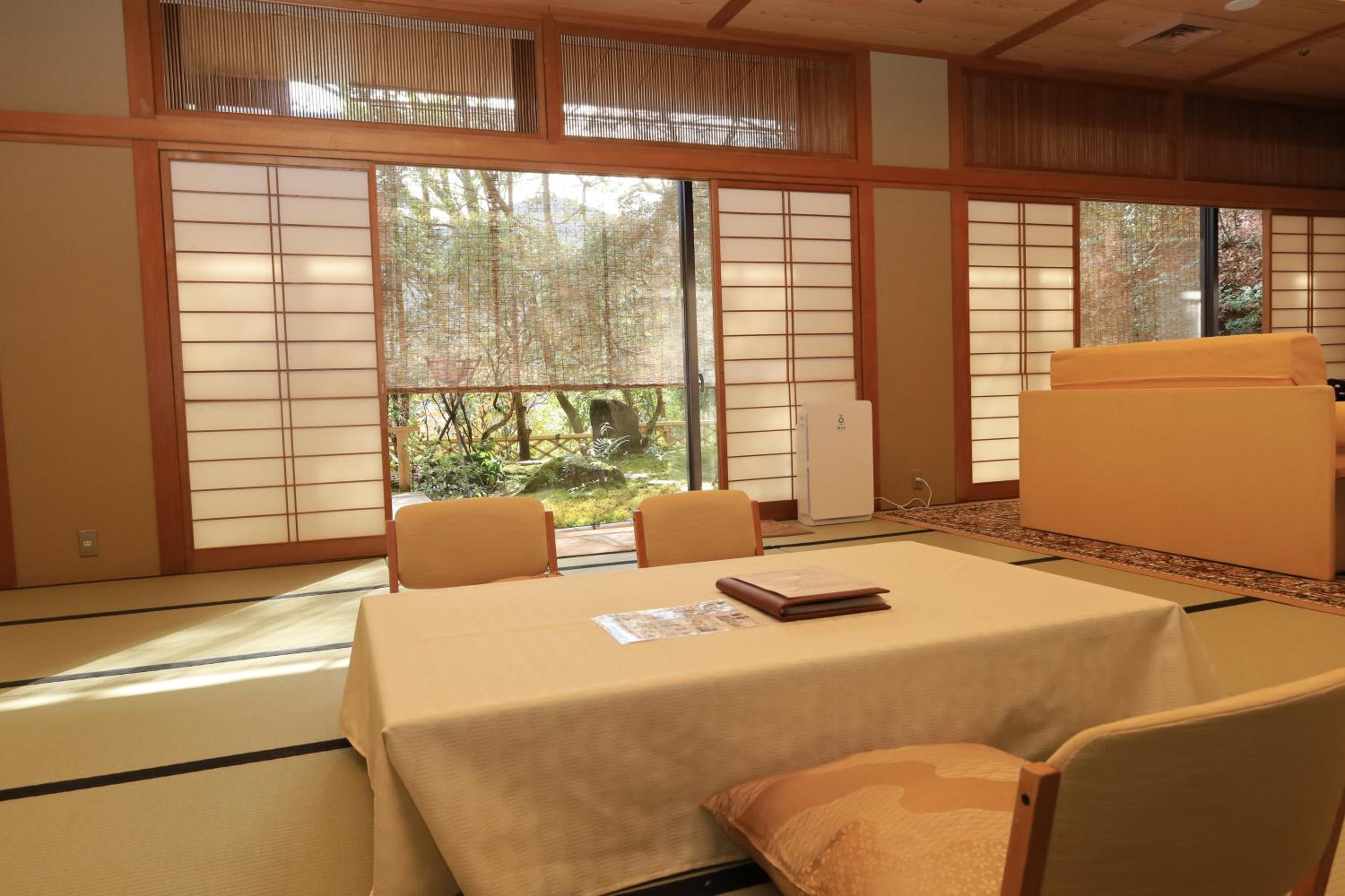 Japanese-Style Large Room with Open Air Bath