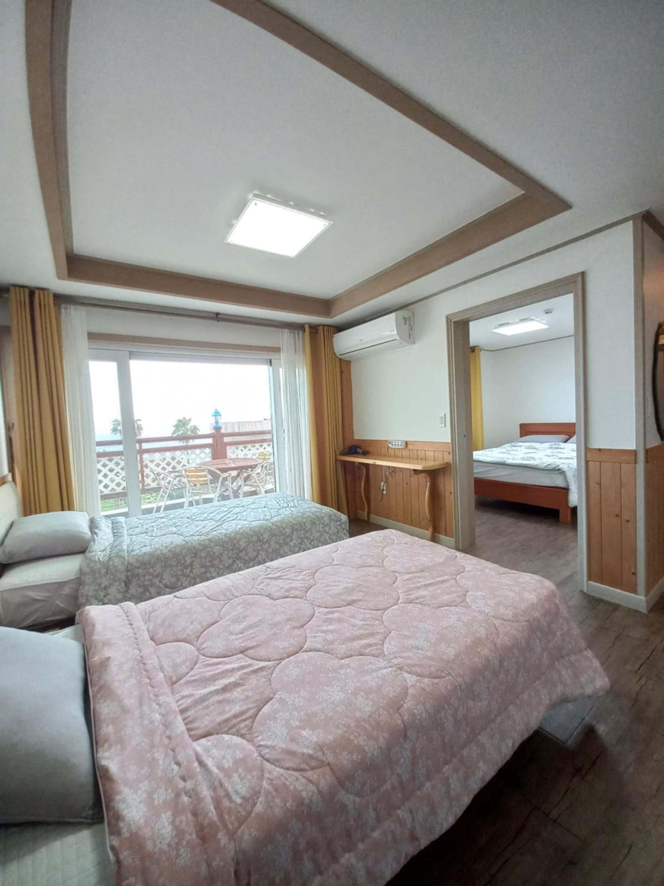 One-Bedroom Apartment - Photo 6