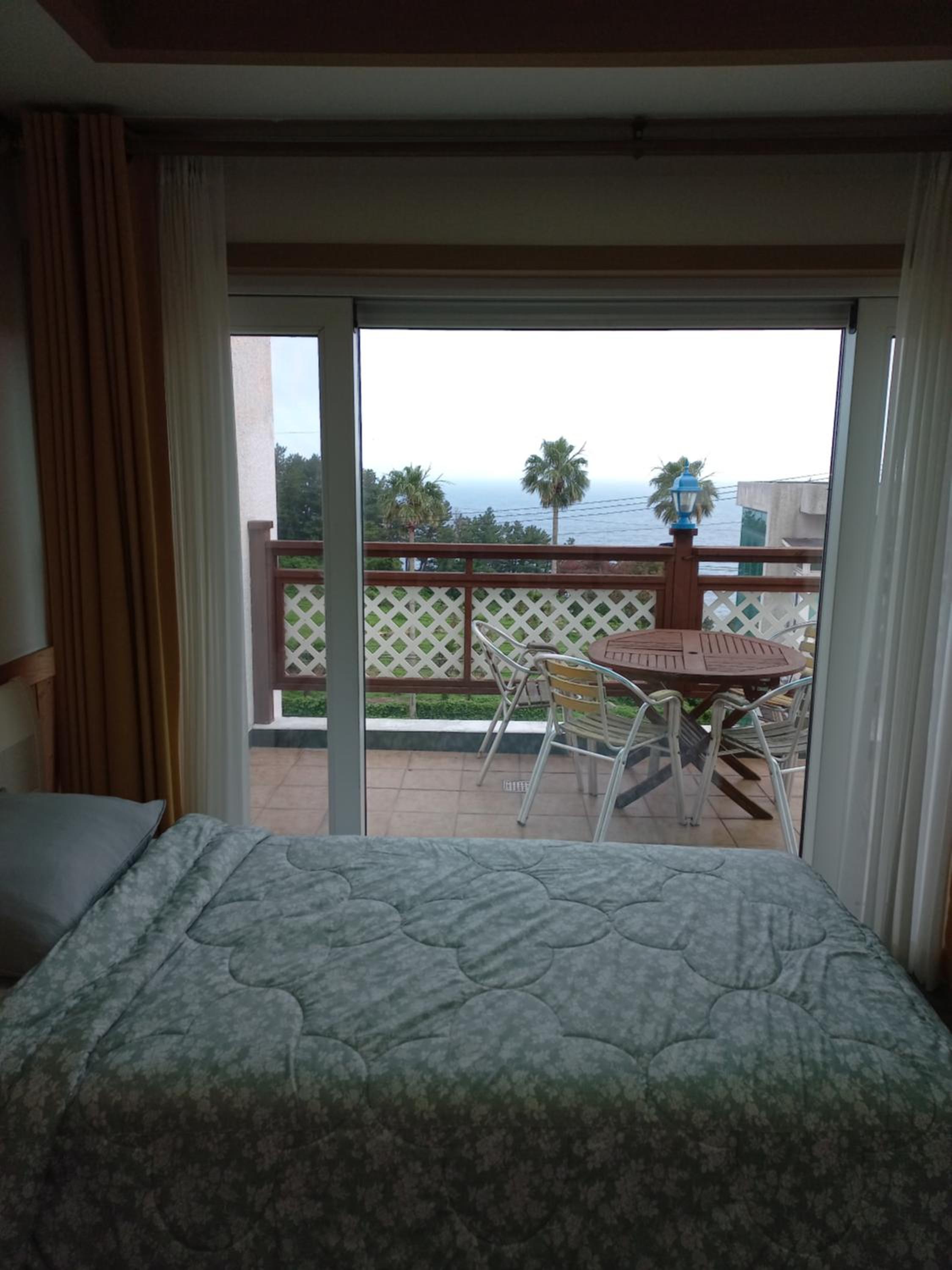 One-Bedroom Apartment - Photo 4