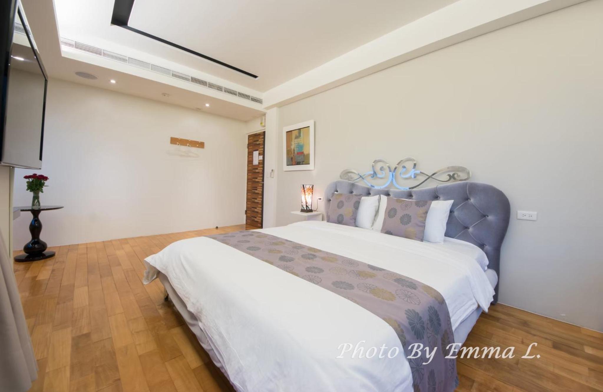 Large Double Room - Photo 6