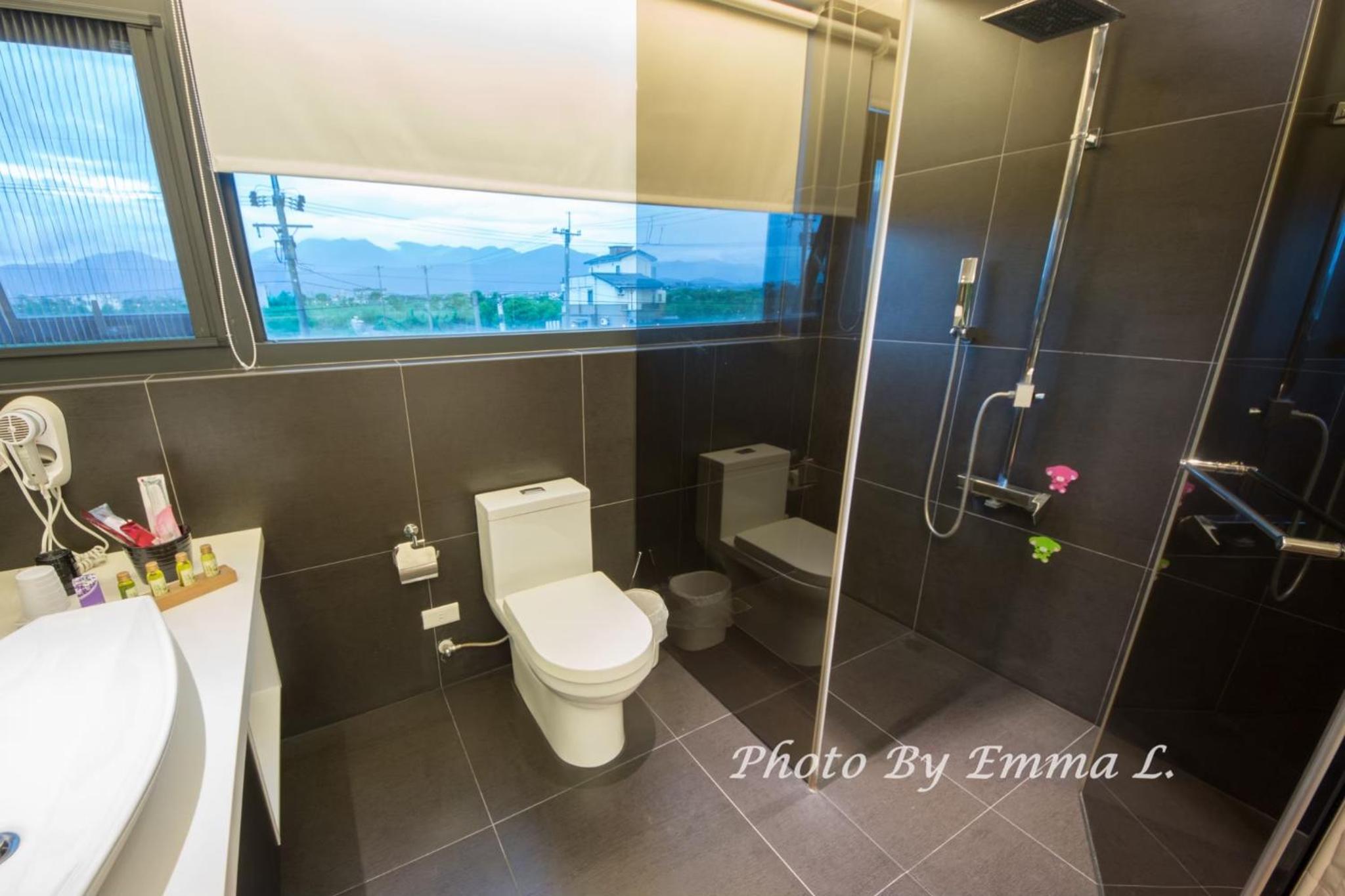 Large Double Room - Photo 8