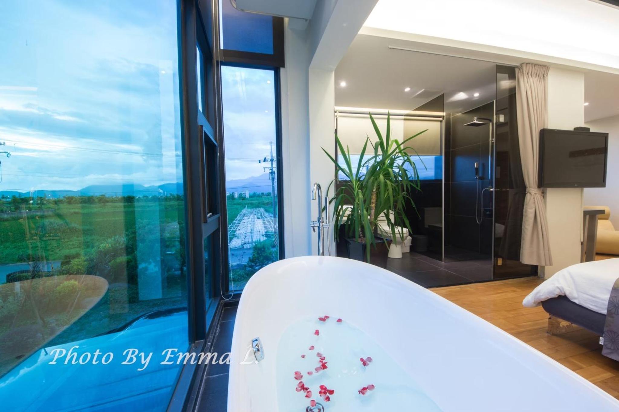 Large Double Room - Photo 5