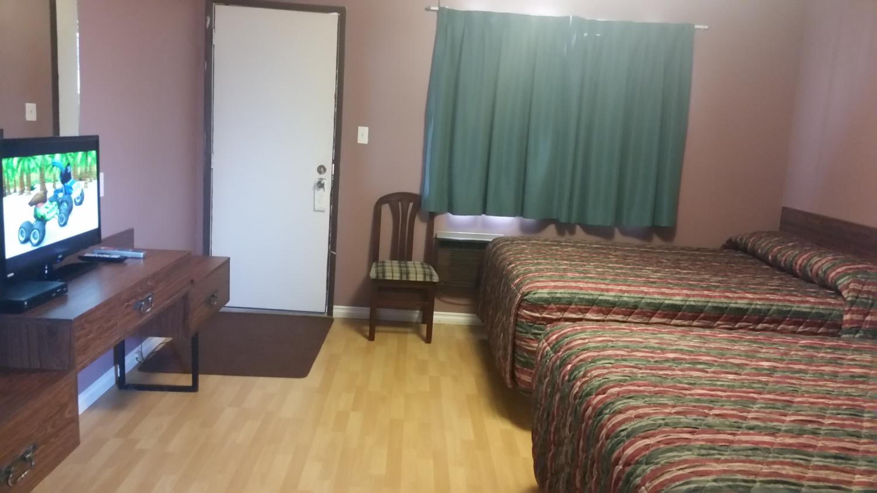 Deluxe Queen Room - Photo 4