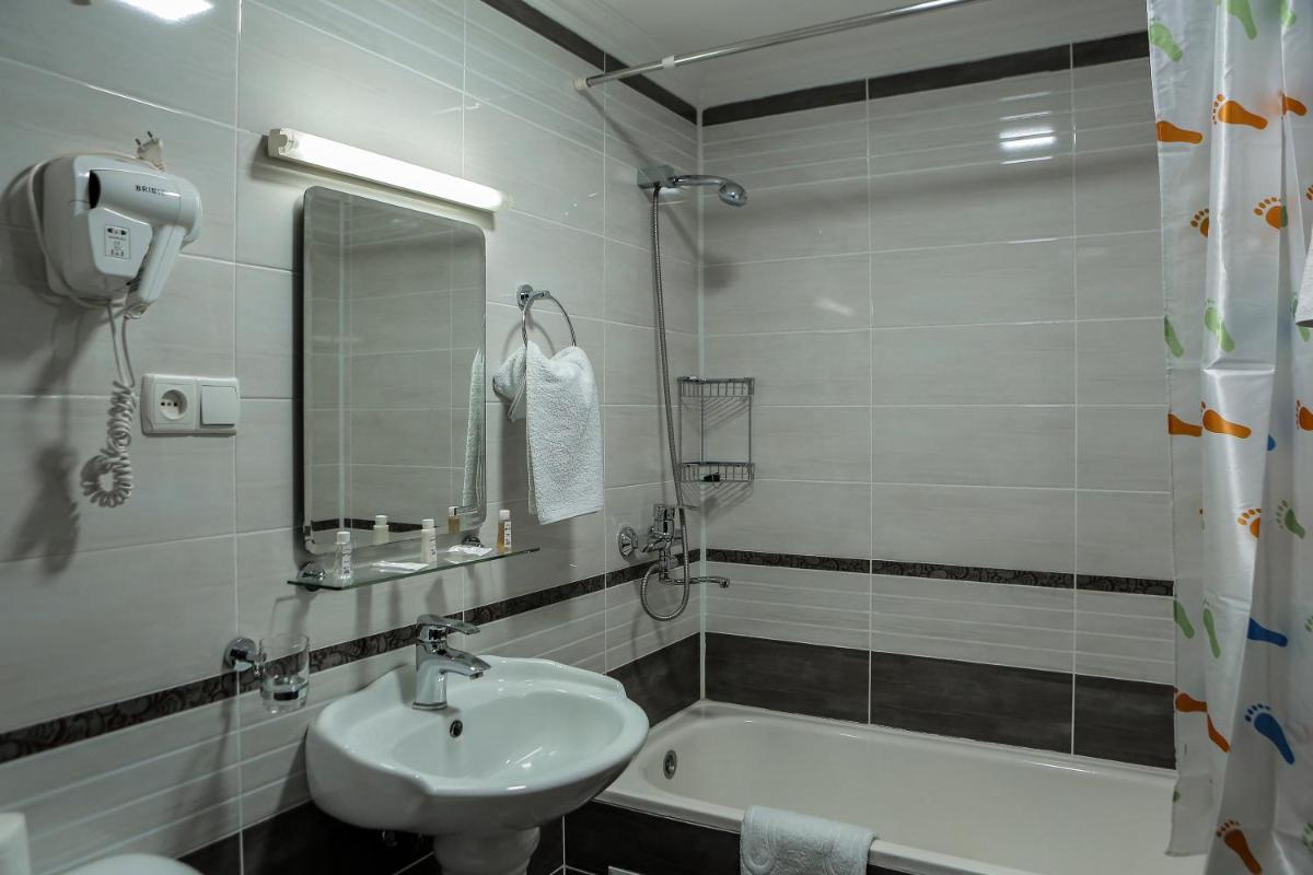 One-Bedroom Apartment photo 3
