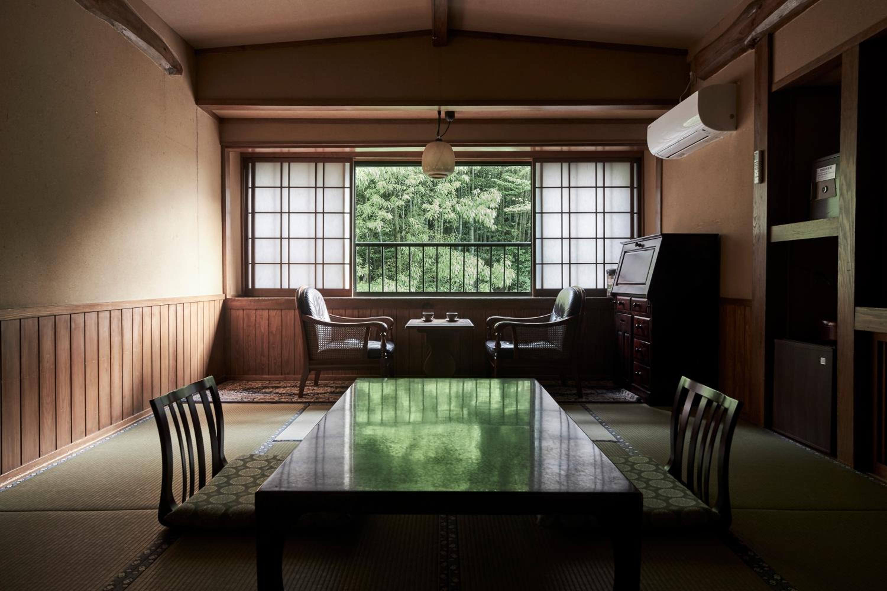 Japanese-Style Room with Shared Bathroom - Photo 11