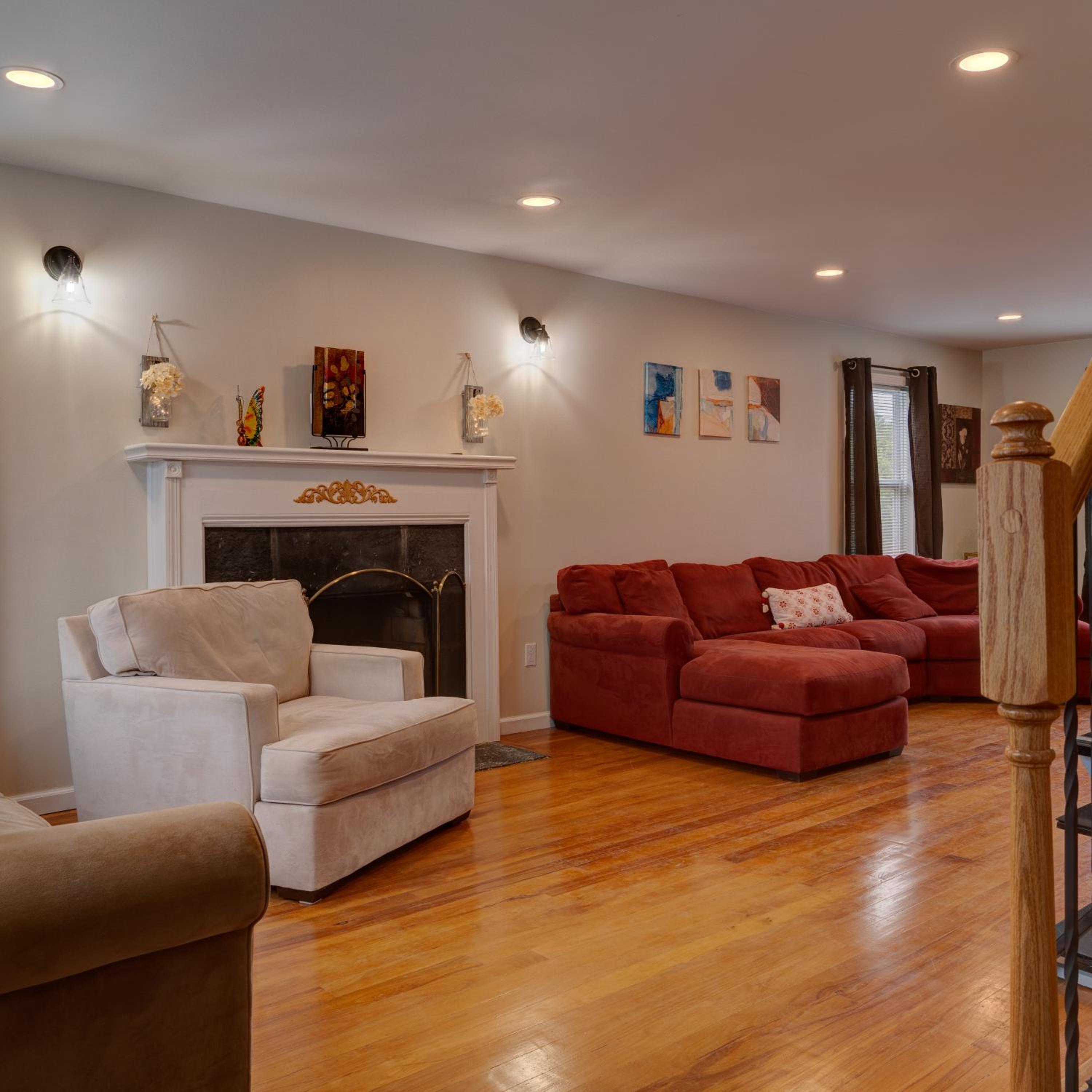 Four-Bedroom House - Photo 4