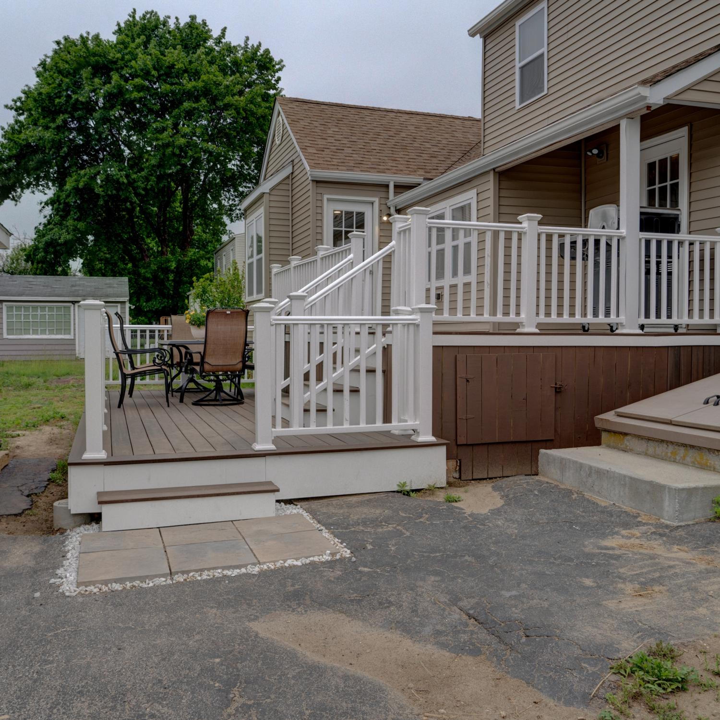 Four-Bedroom House - Photo 22