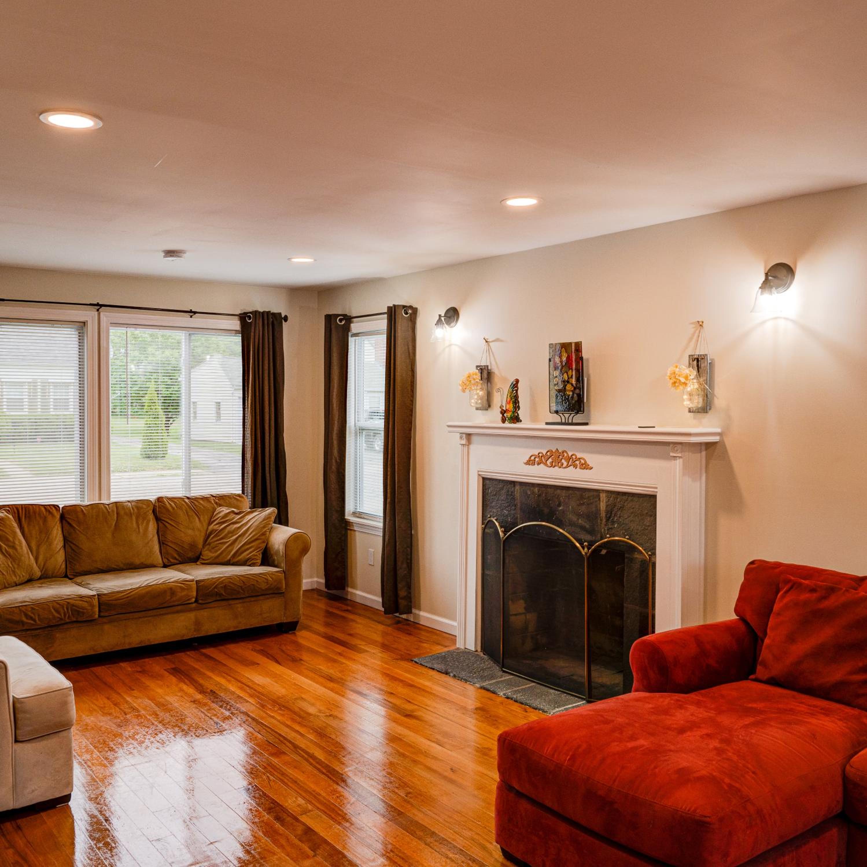 Four-Bedroom House - Photo 33
