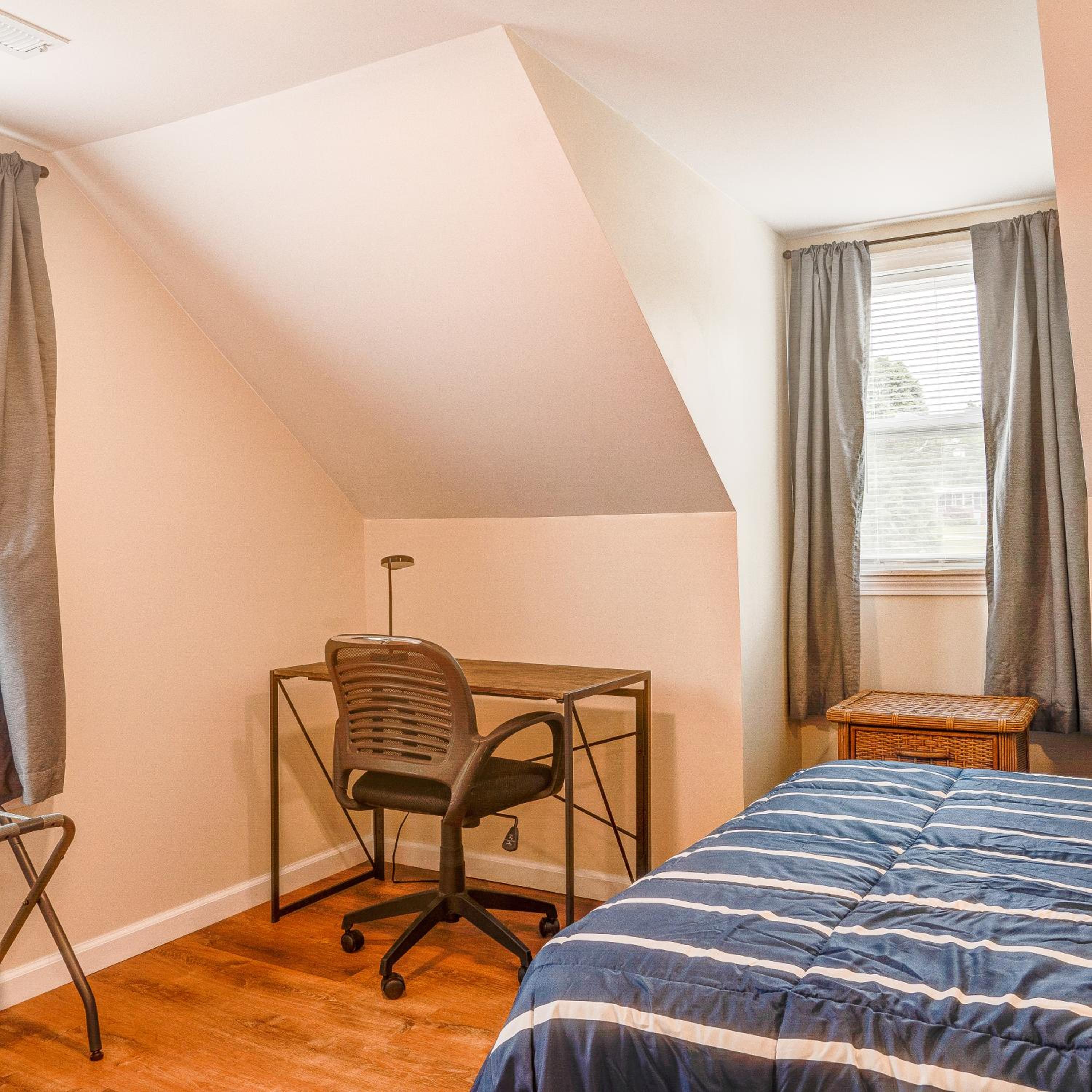 Four-Bedroom House - Photo 40