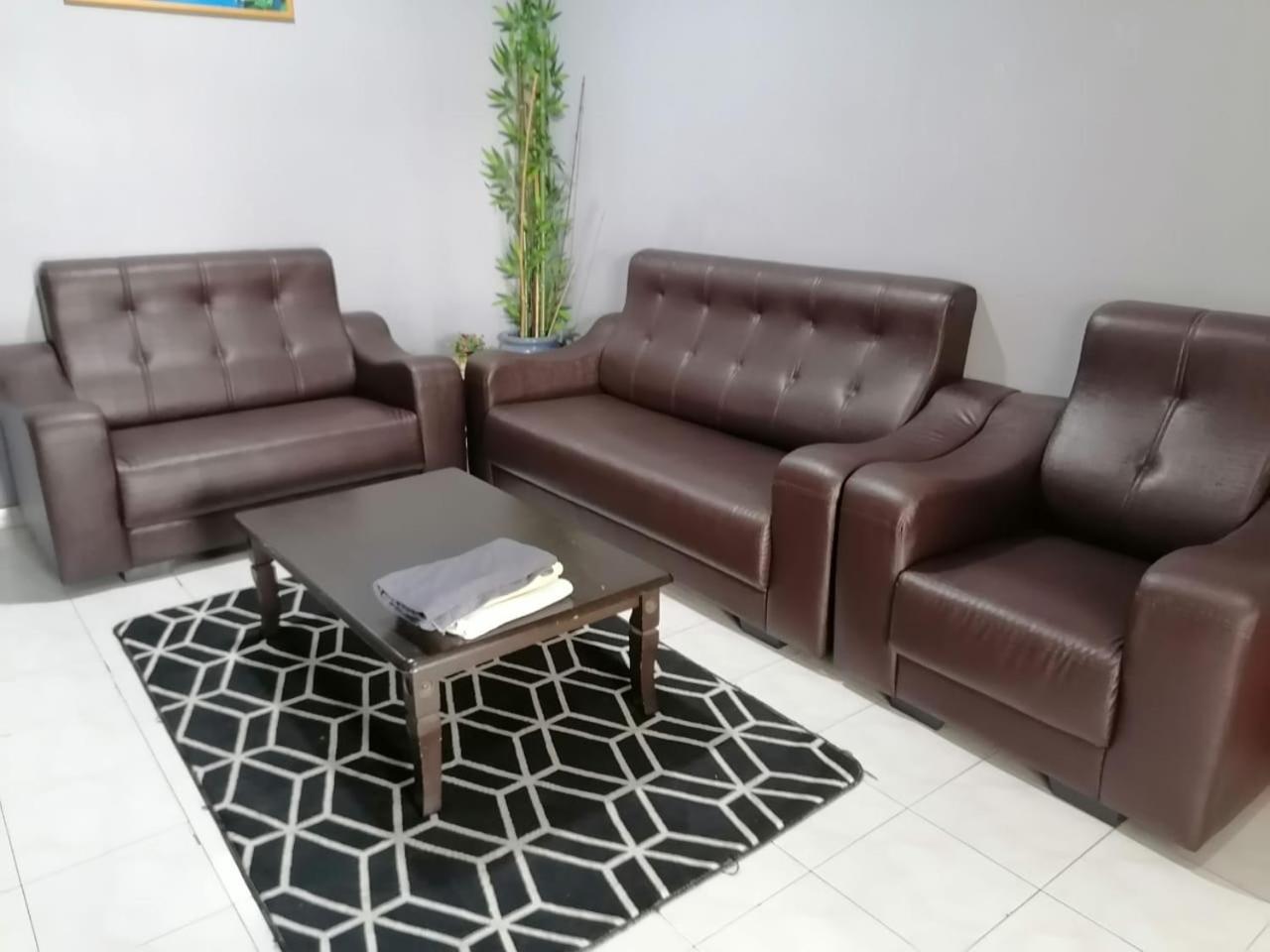 Three-Bedroom House photo 3
