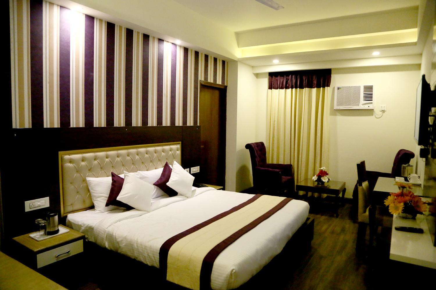 Double Room with Shared Bathroom