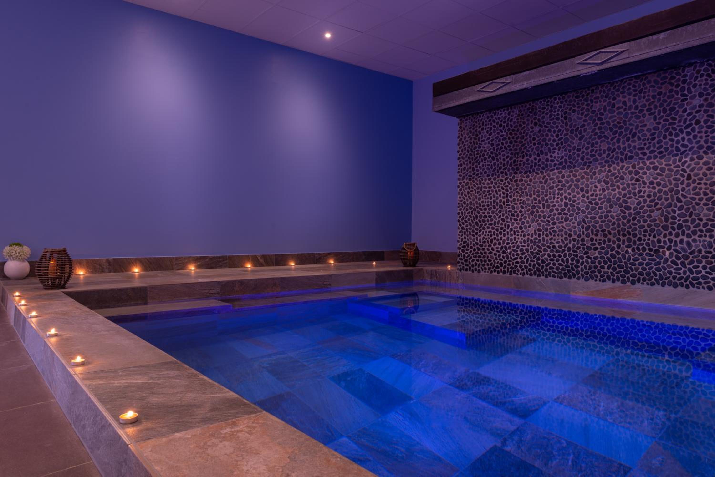 Luxe Room - Photo 6