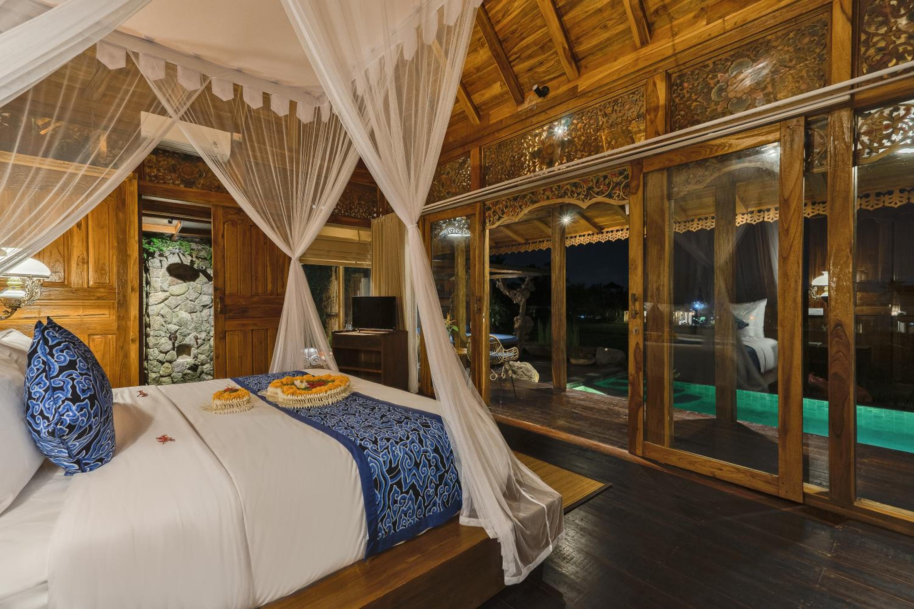 One-Bedroom Villa with Private Pool - Photo 24