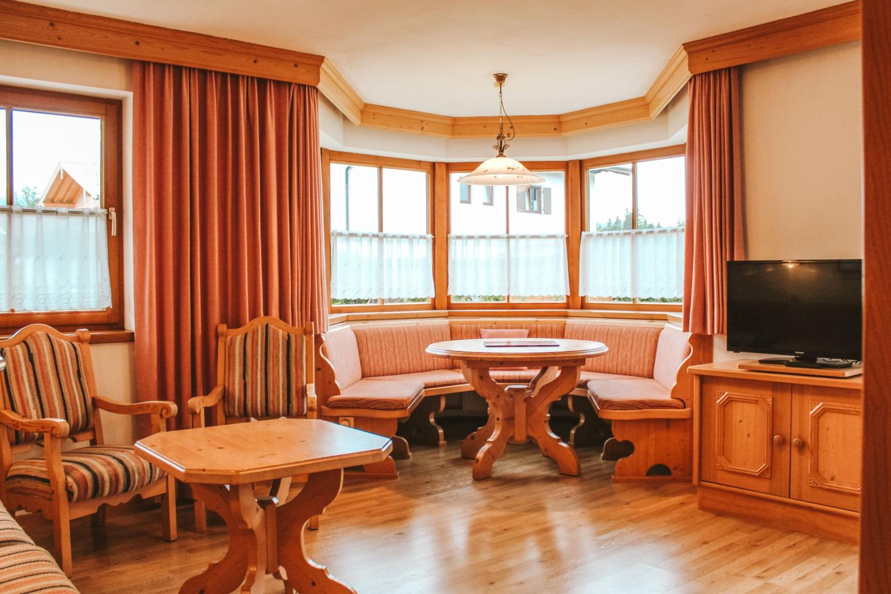 Three-Bedroom Apartment with Terrace photo 1