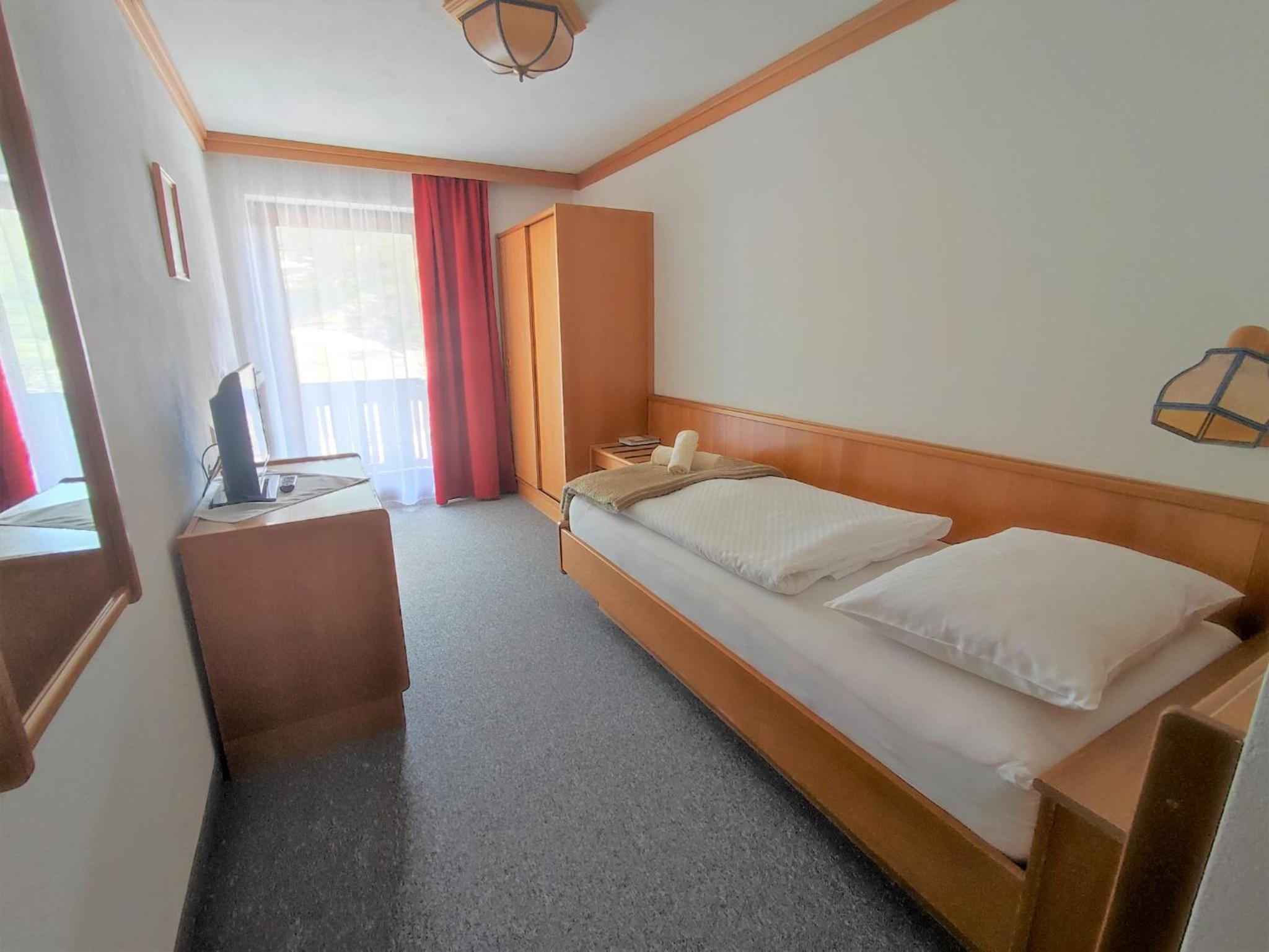 Single Room with Balcony photo 3