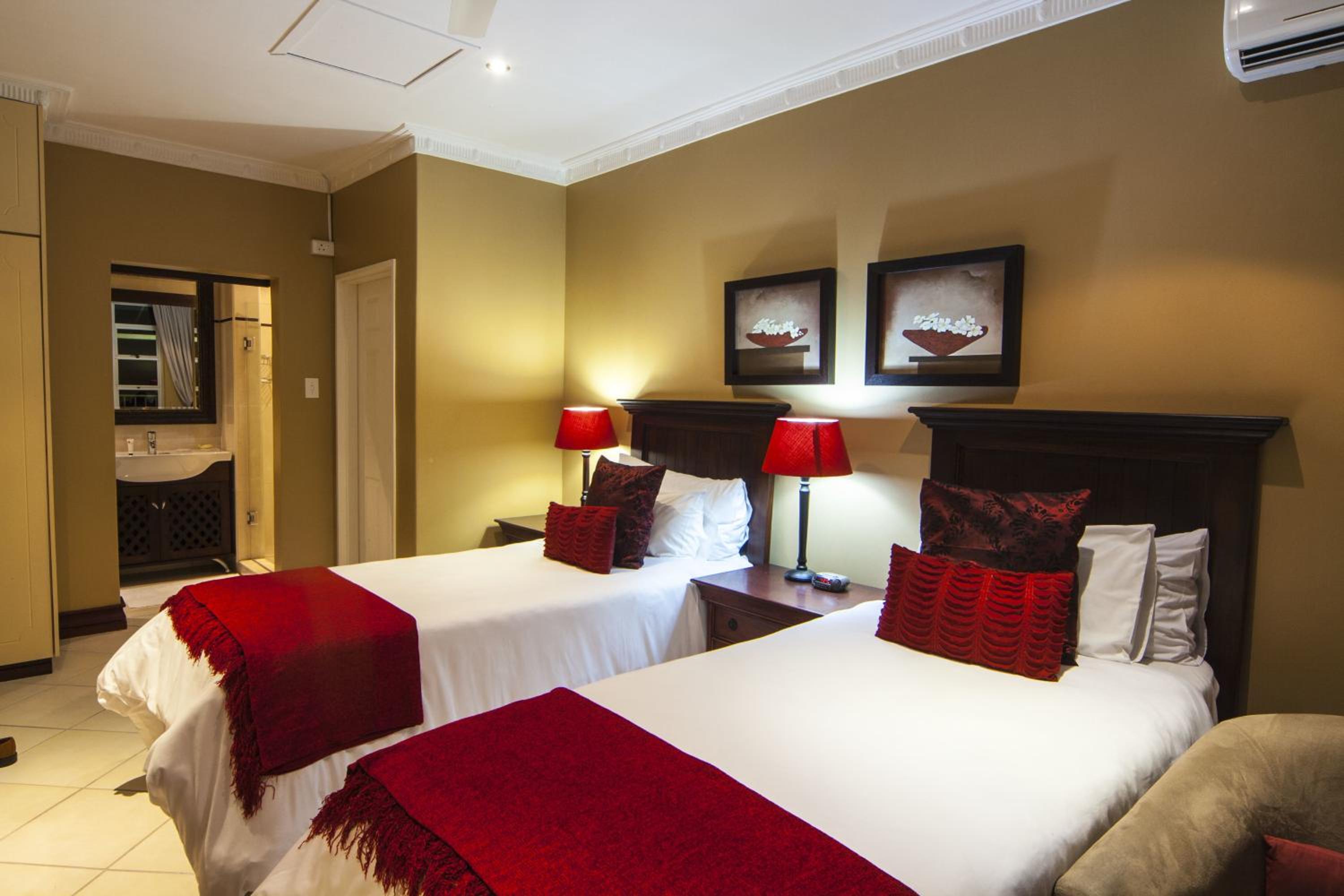  Double Room - Photo 1