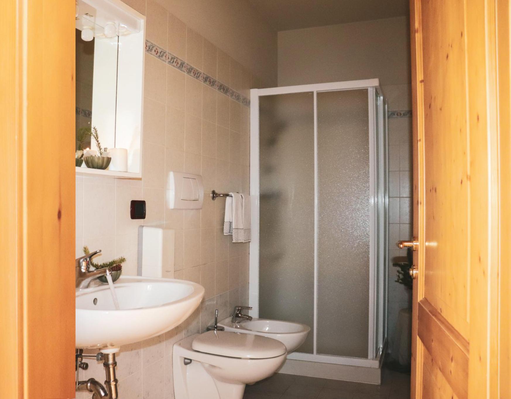 Large Double Room photo 3