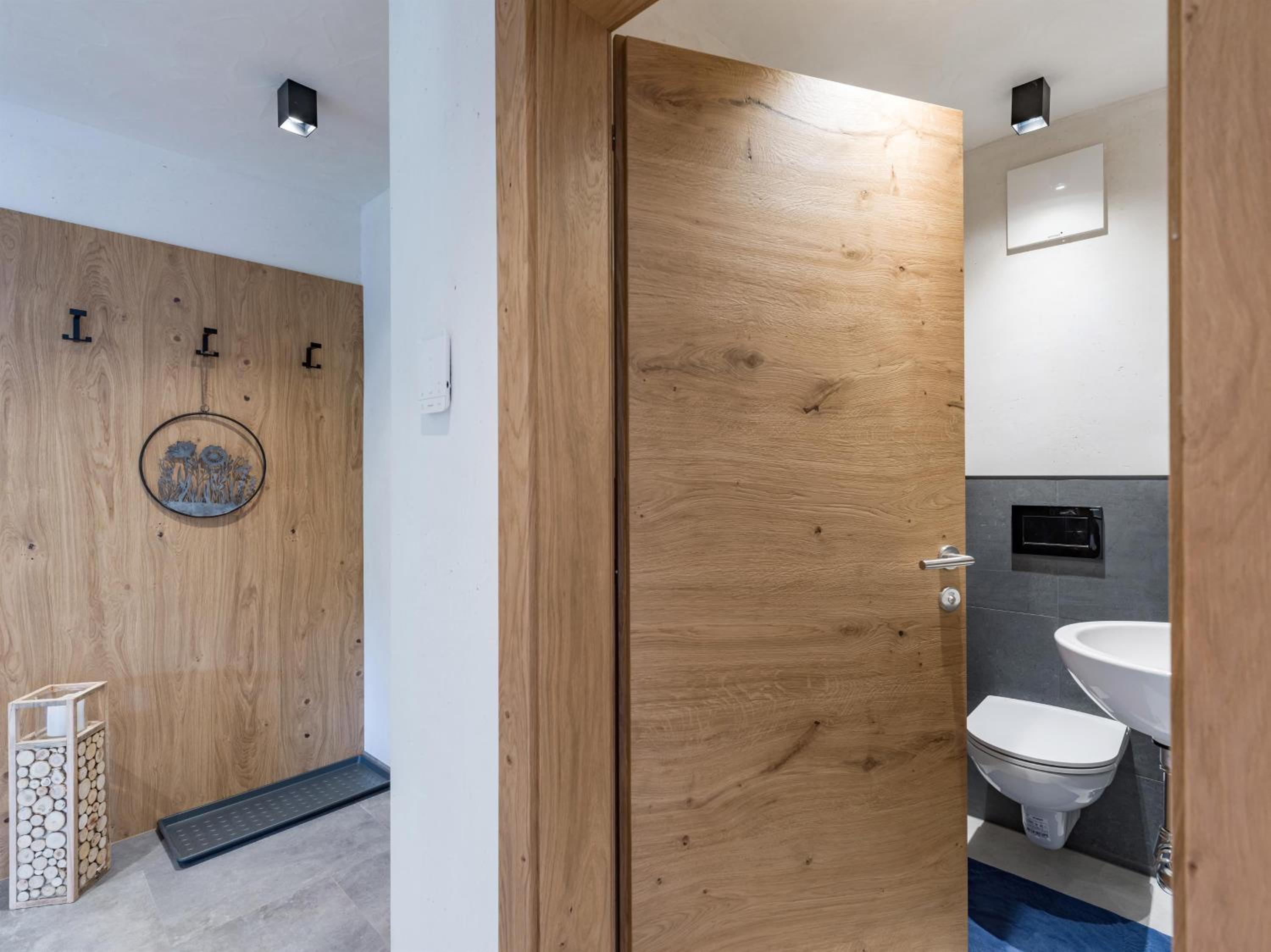 Apartment with Shower photo 2