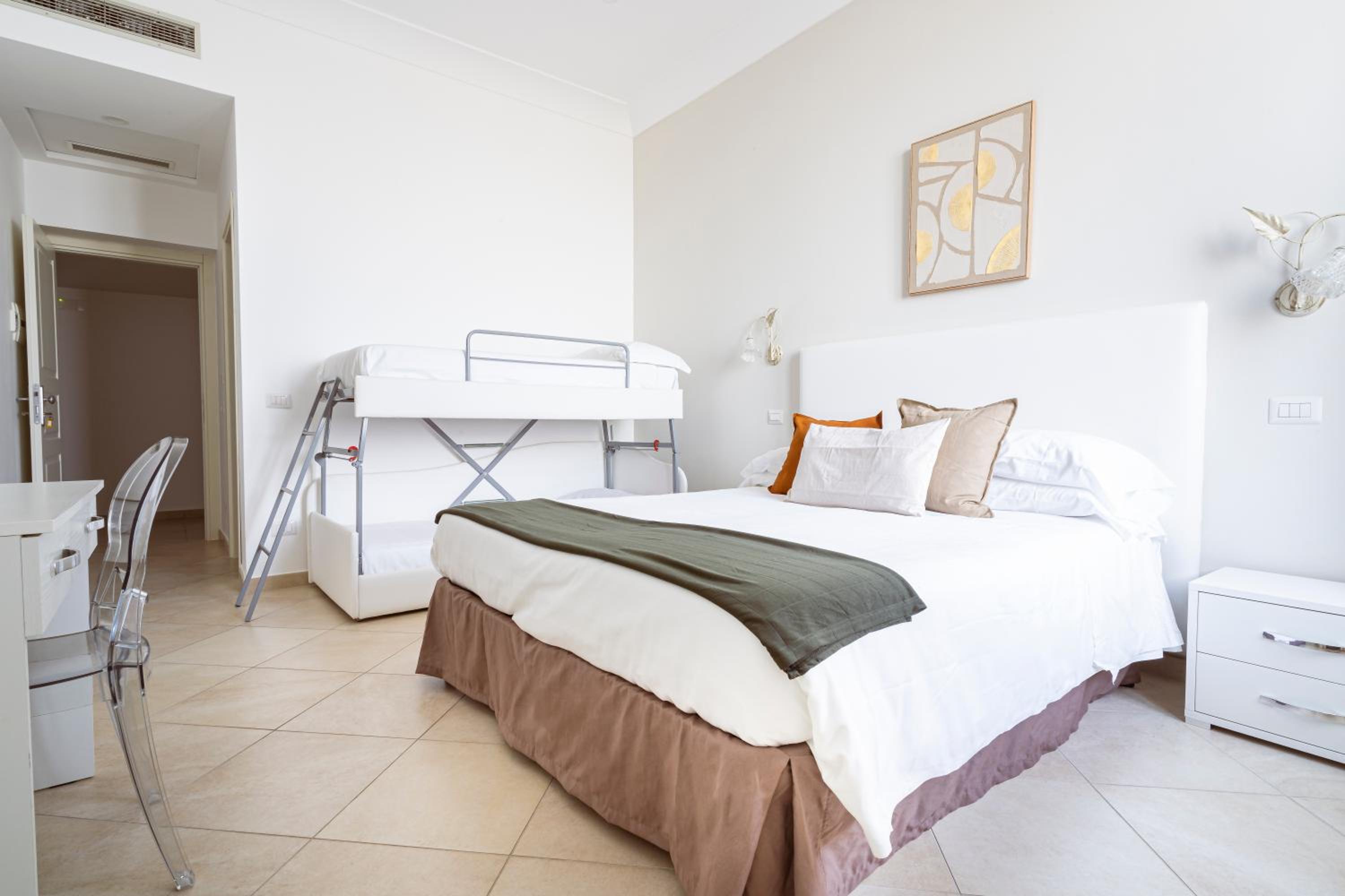 Classic Quadruple Room