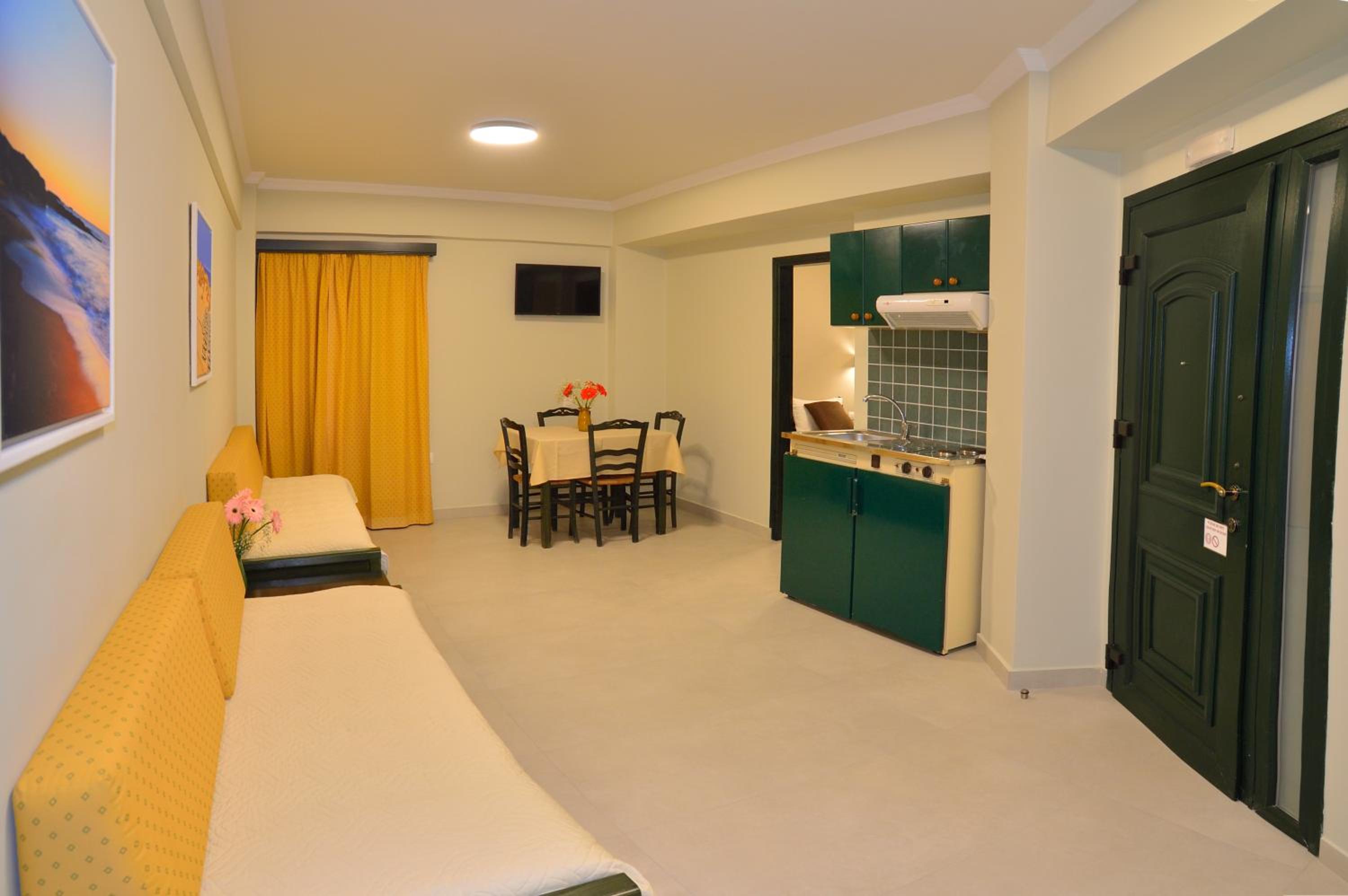 Family Apartment with Partial Sea View photo 3