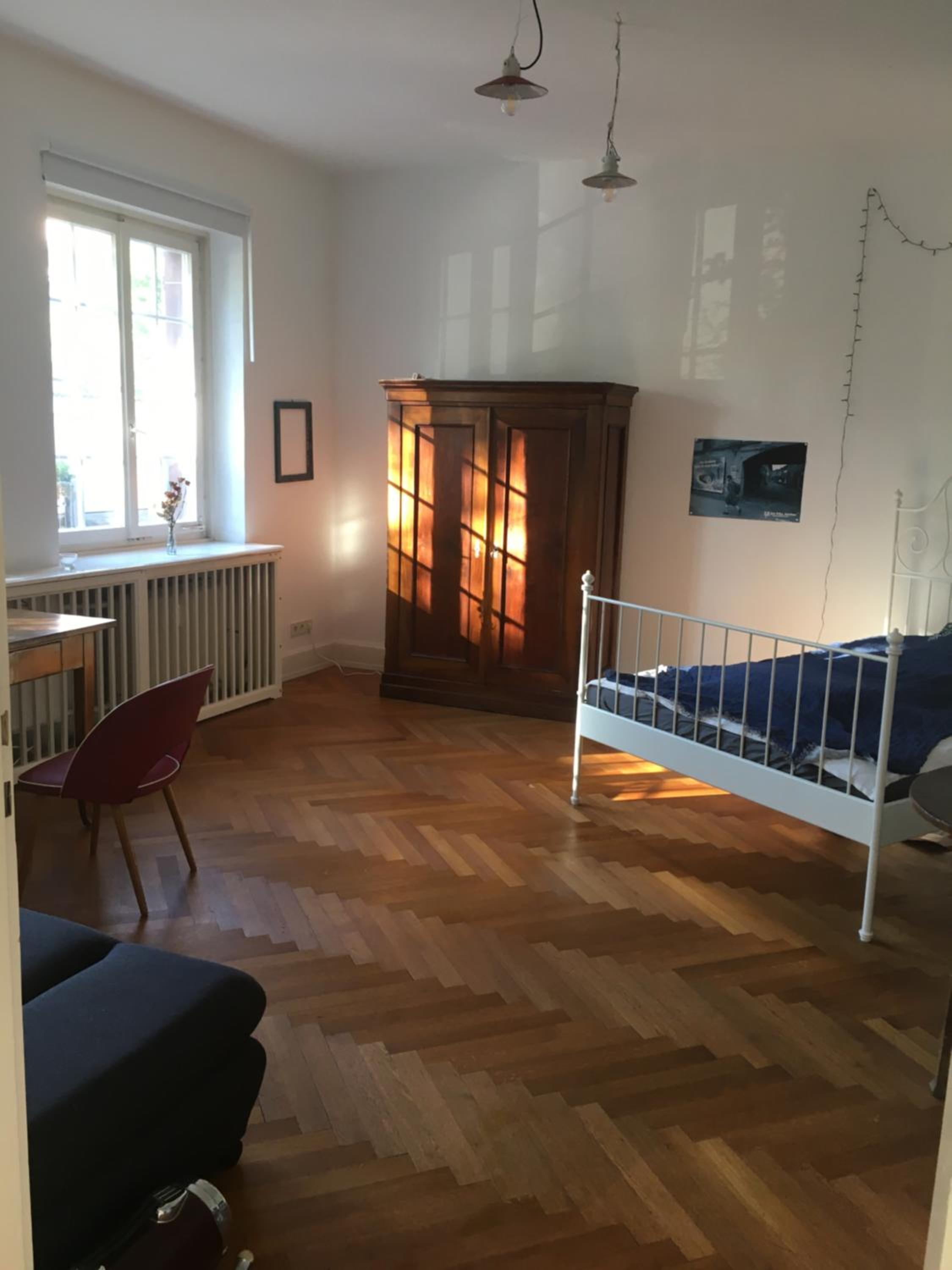One-Bedroom Apartment photo 1