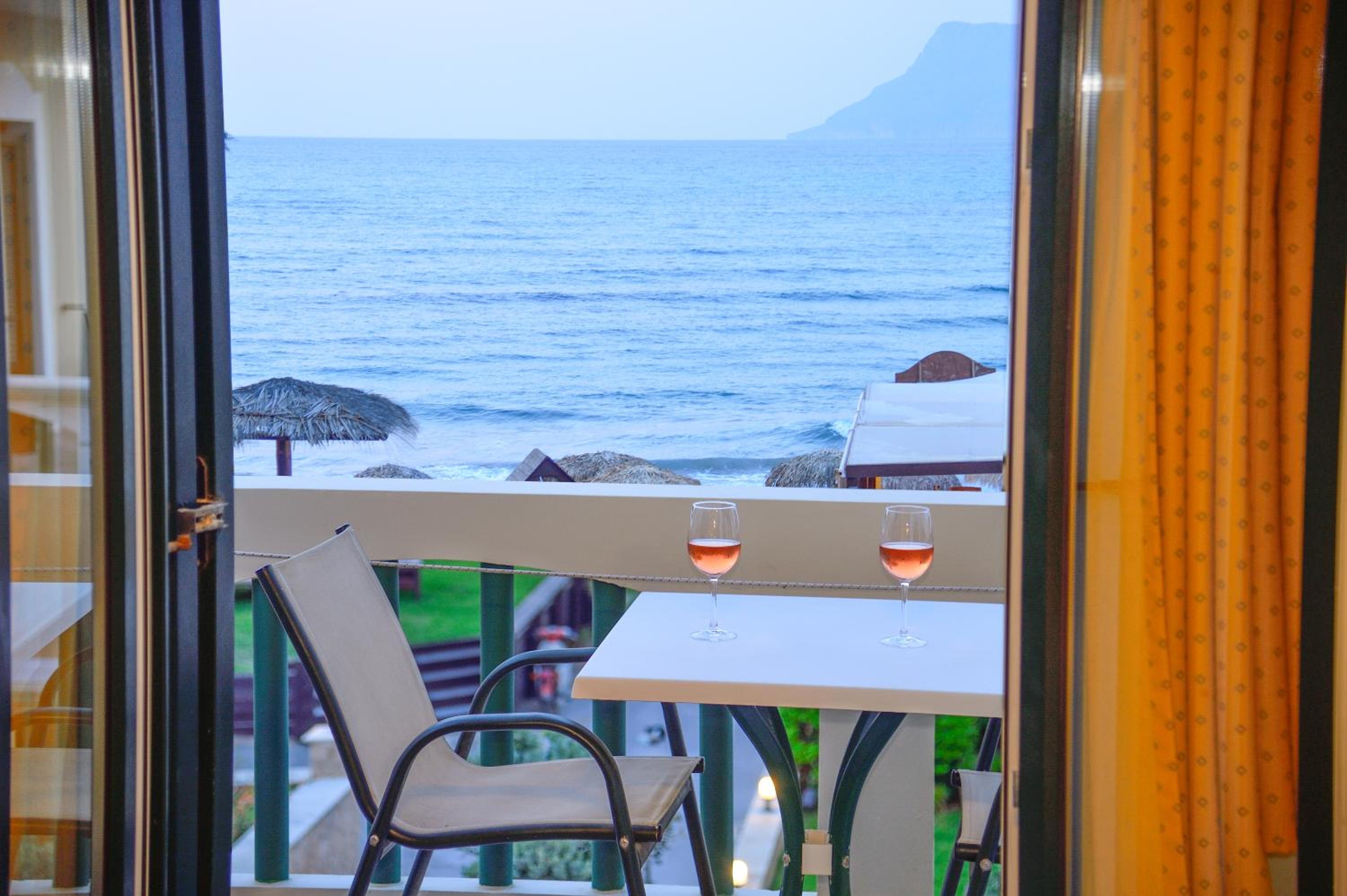 Studio with Sea View - Photo 8
