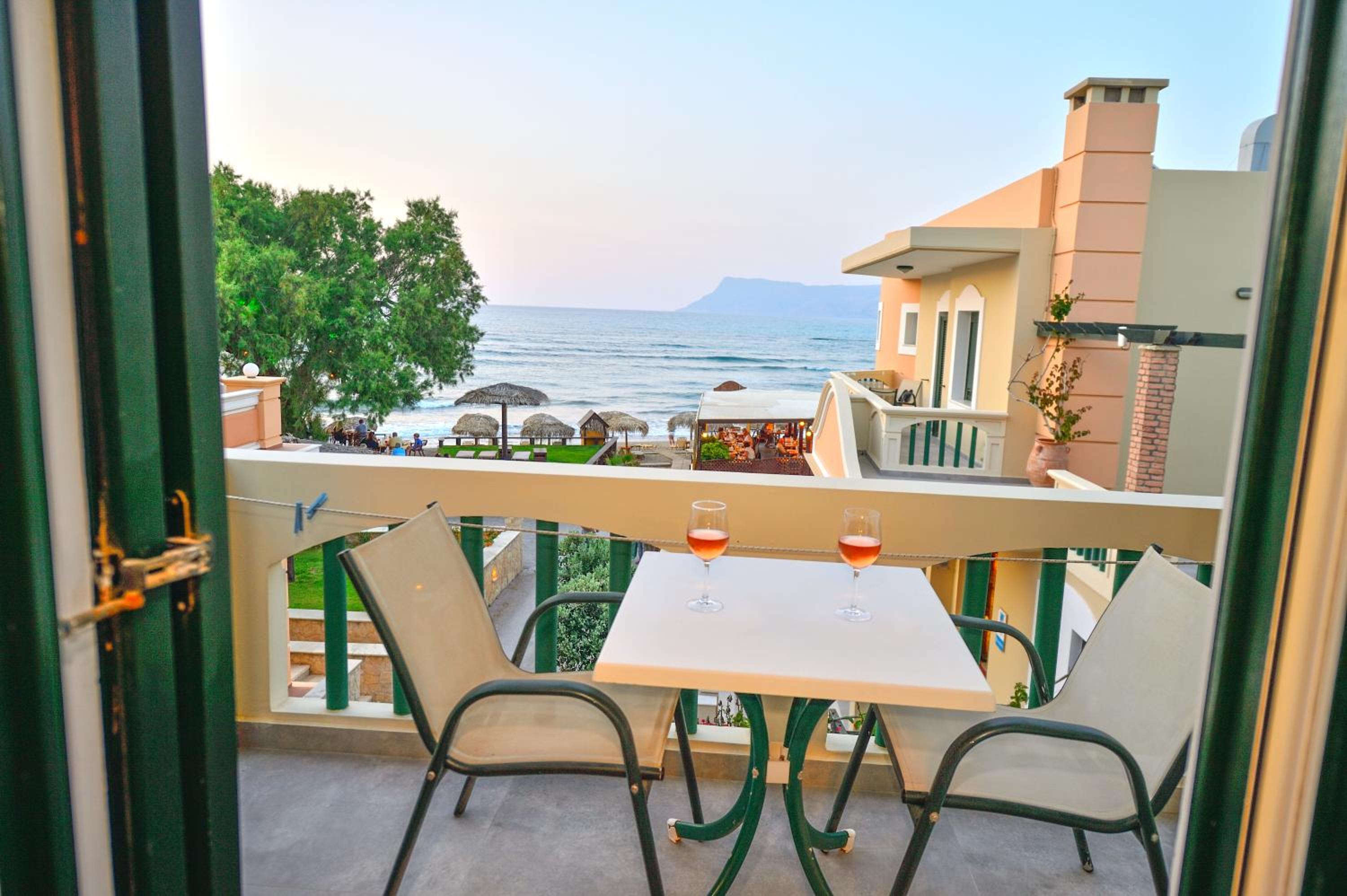 Studio with Sea View - Photo 7
