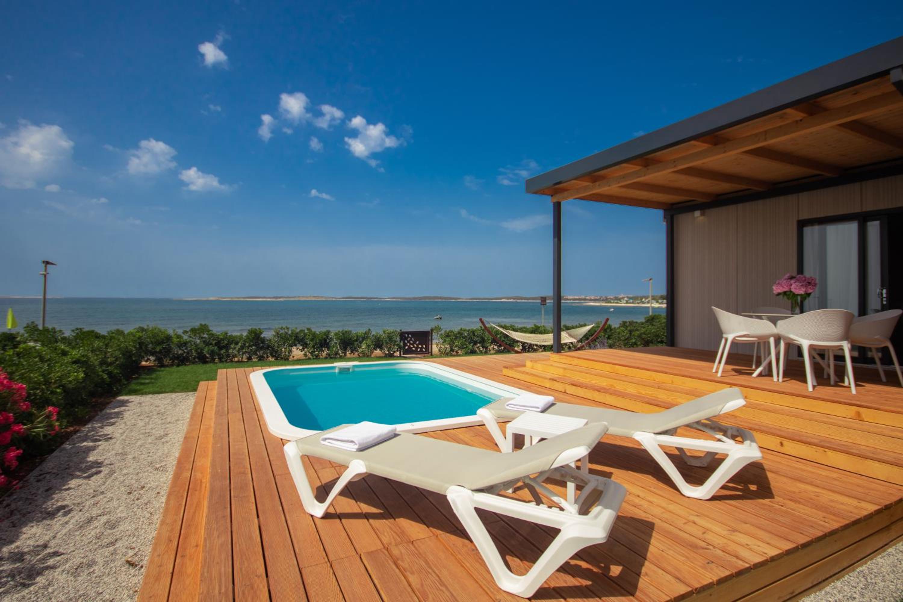 Deluxe Camping Villa With Private Pool - first row to the sea - Photo 10