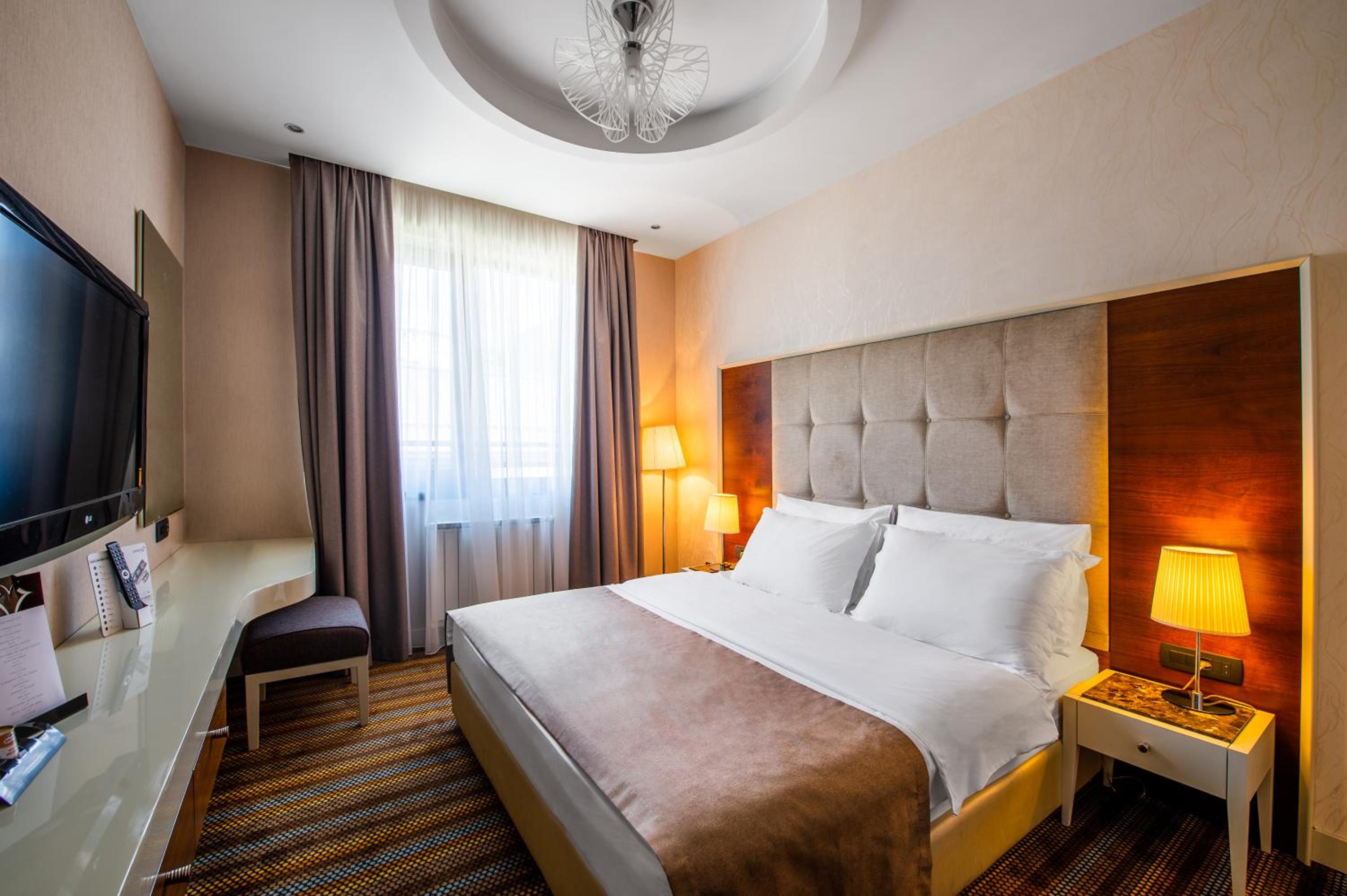 Business Suite - Photo 1