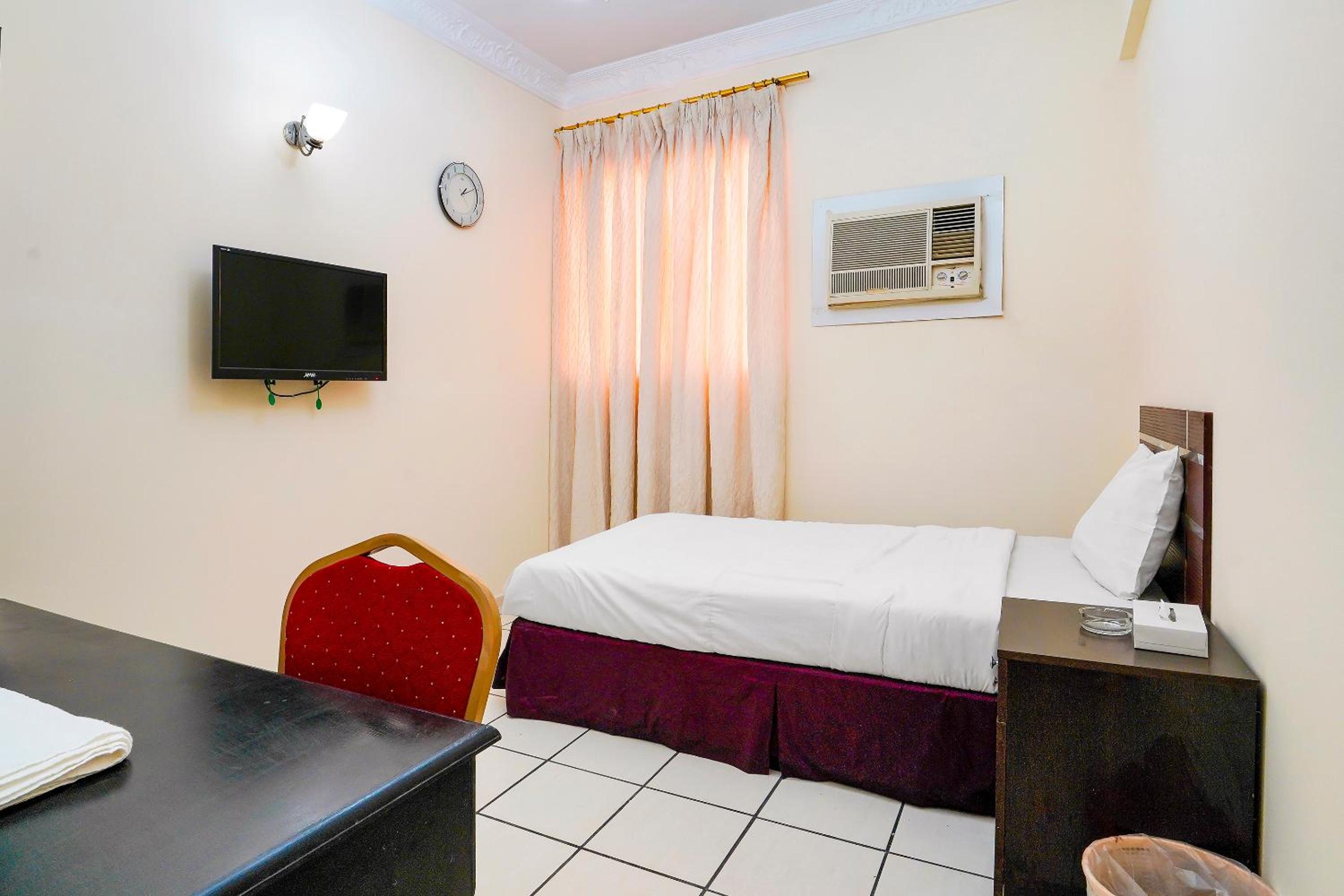 One-Bedroom Apartment - Photo 5