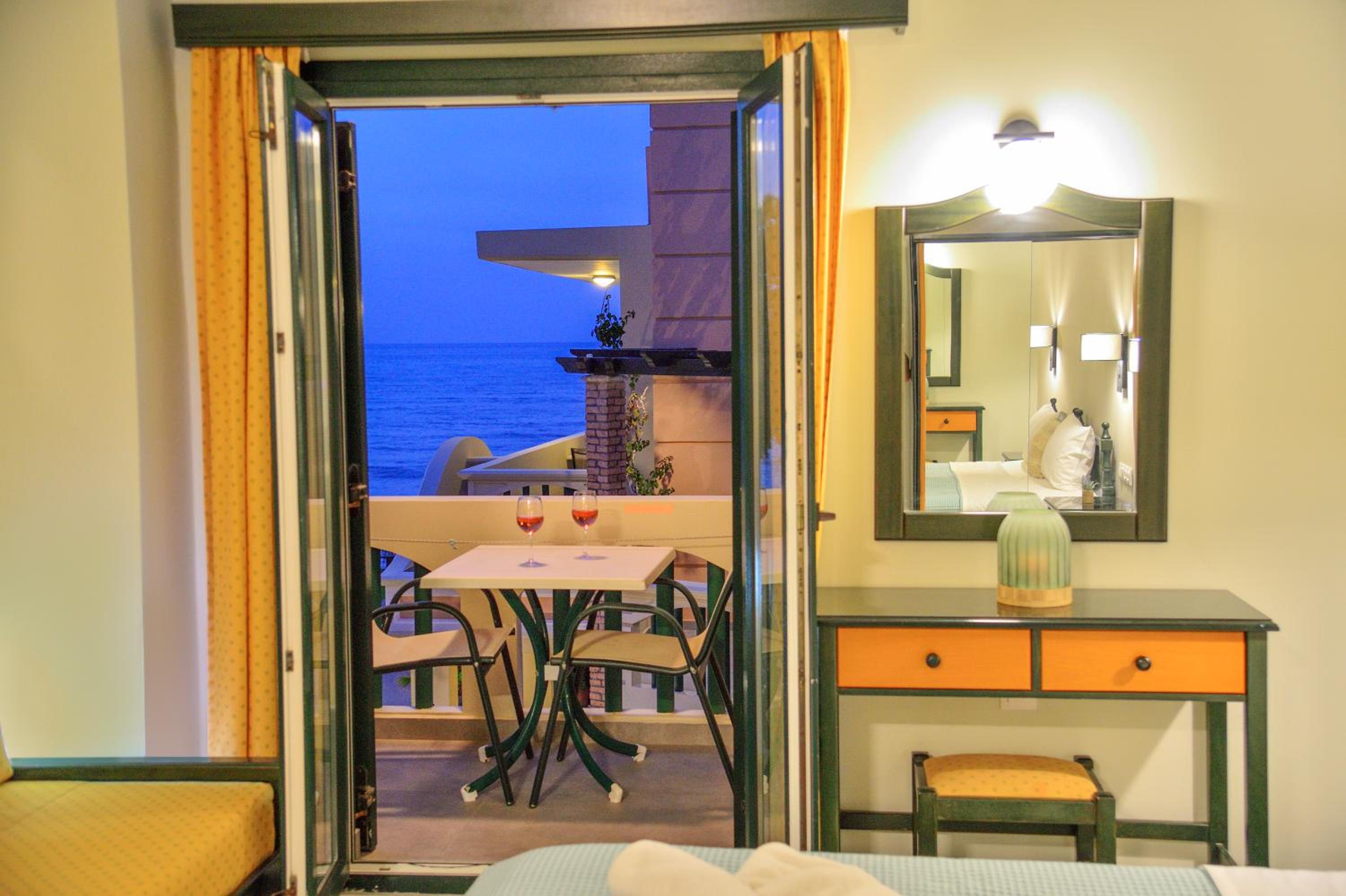 Studio with Sea View - Photo 24
