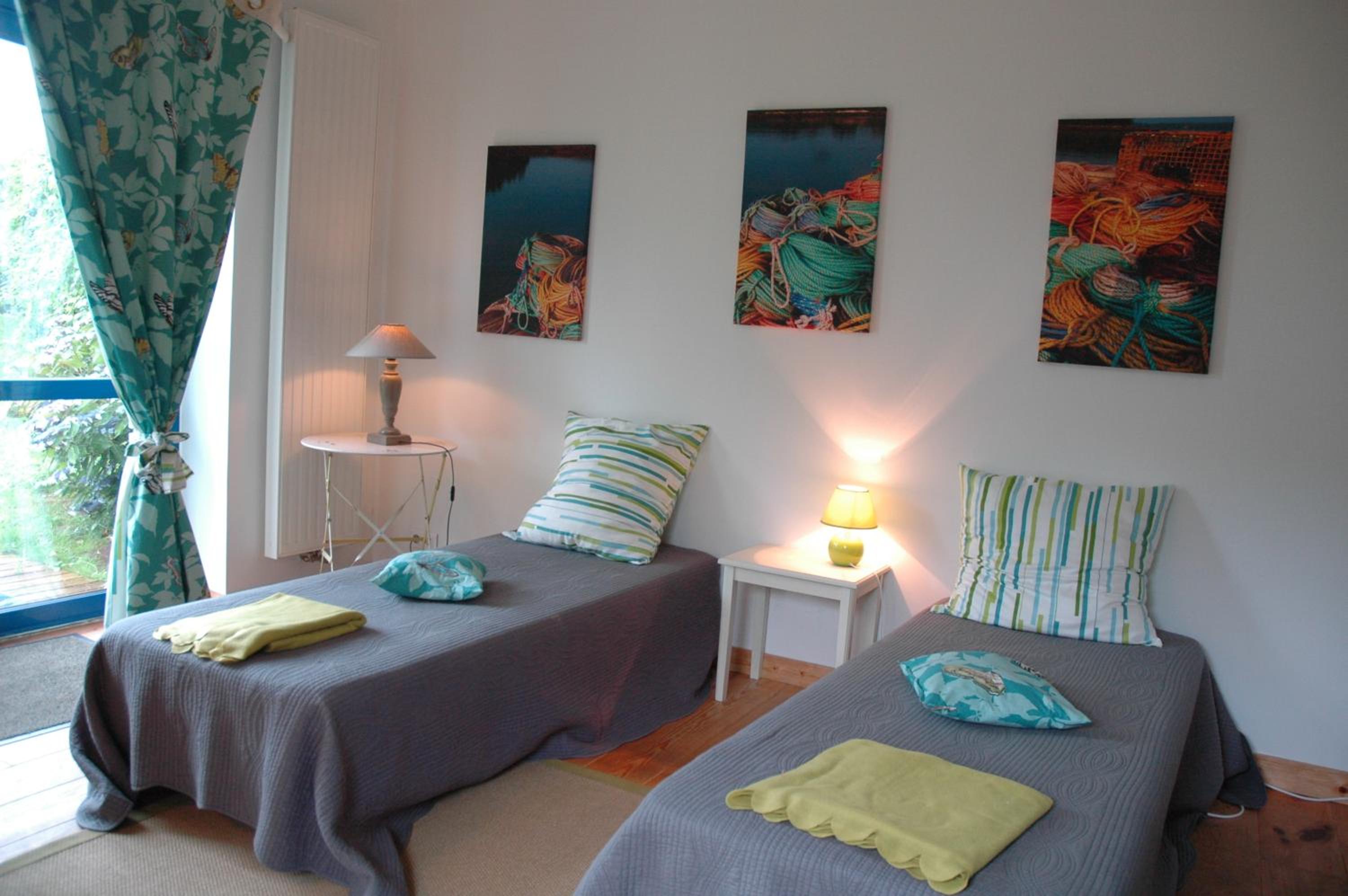 Family Room - Photo 5