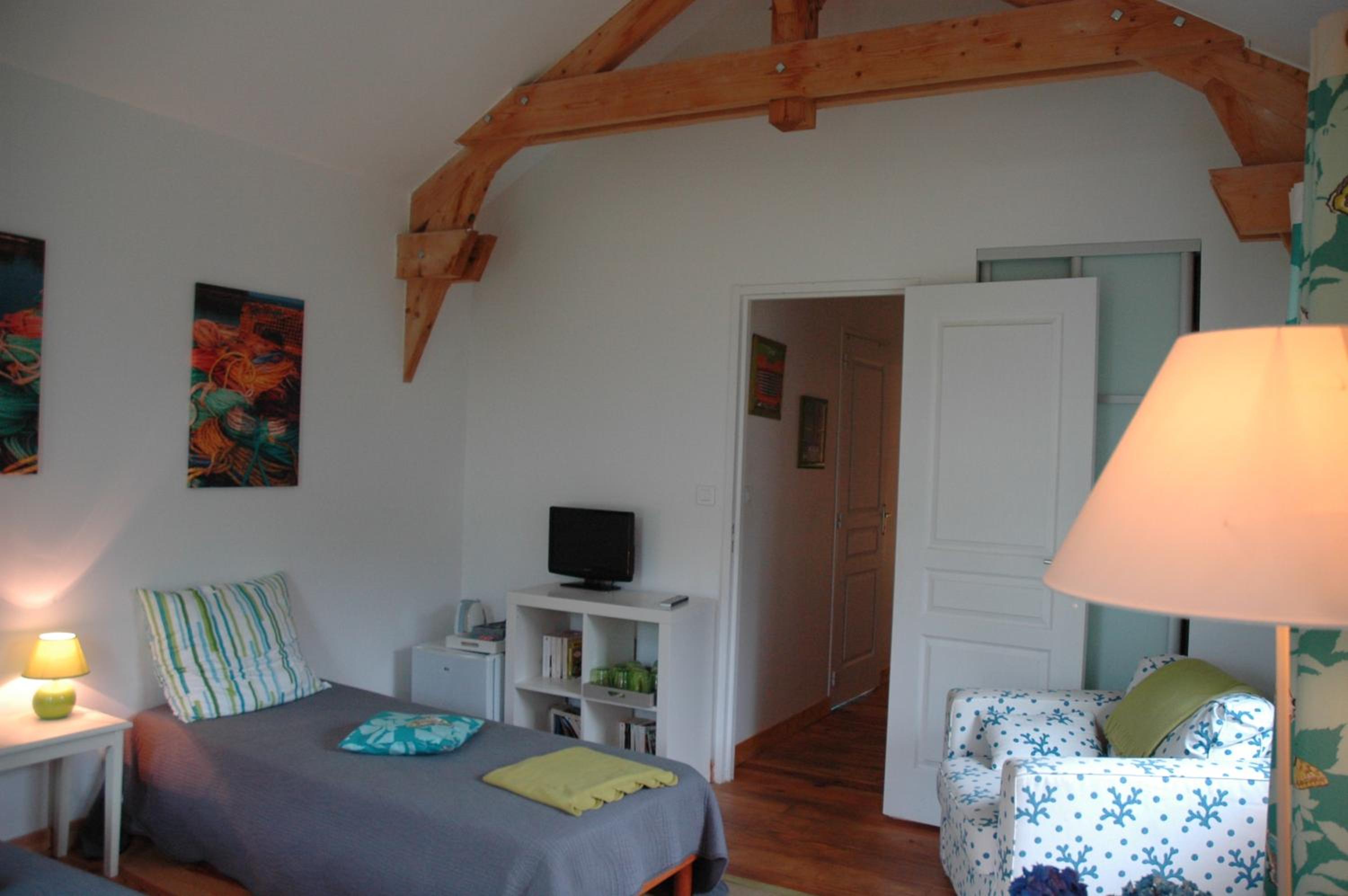 Family Room - Photo 4