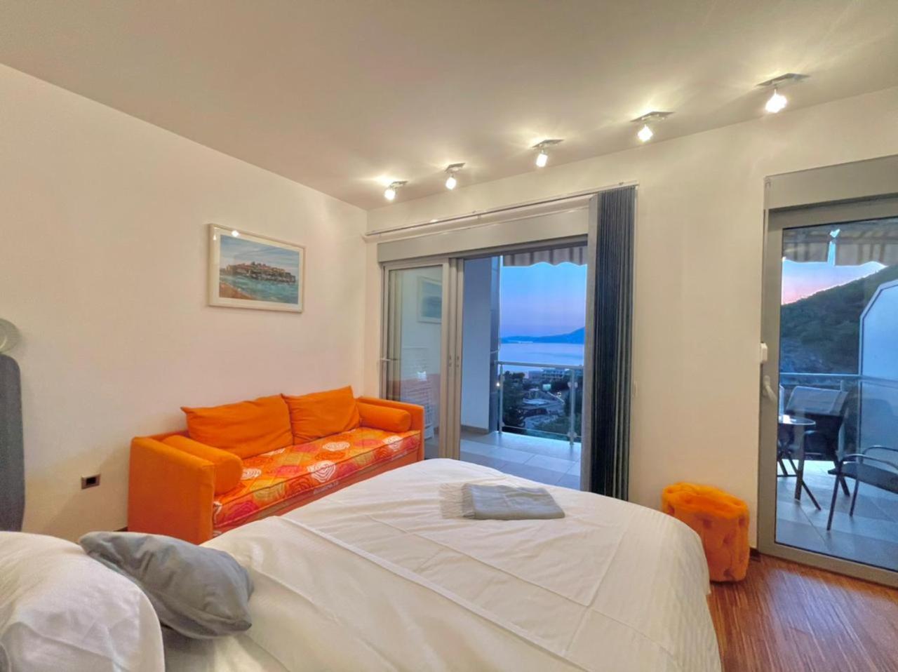 Studio with Sea View