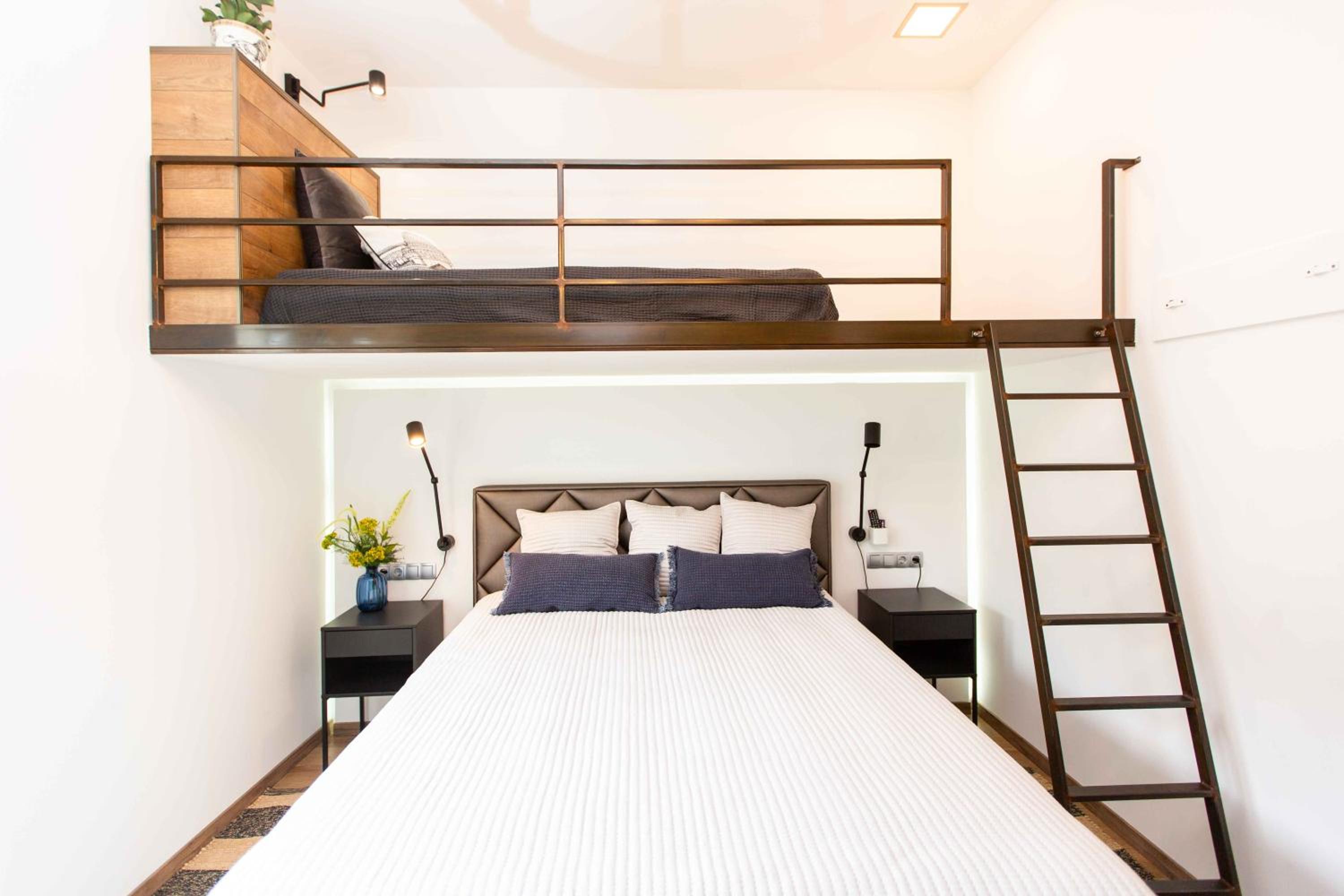 Triple Room with Balcony - Photo 3