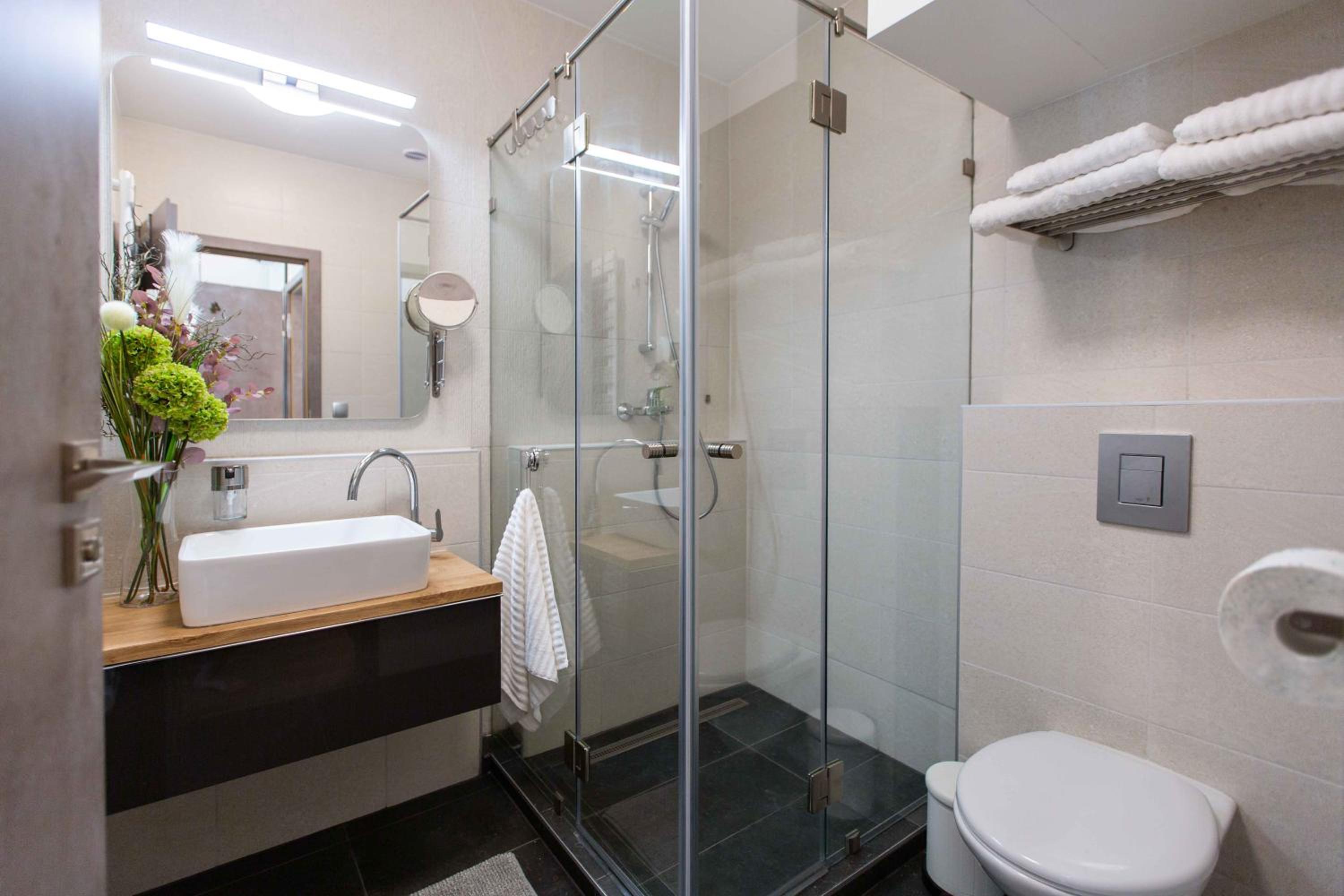 Triple Room with Balcony - Photo 10