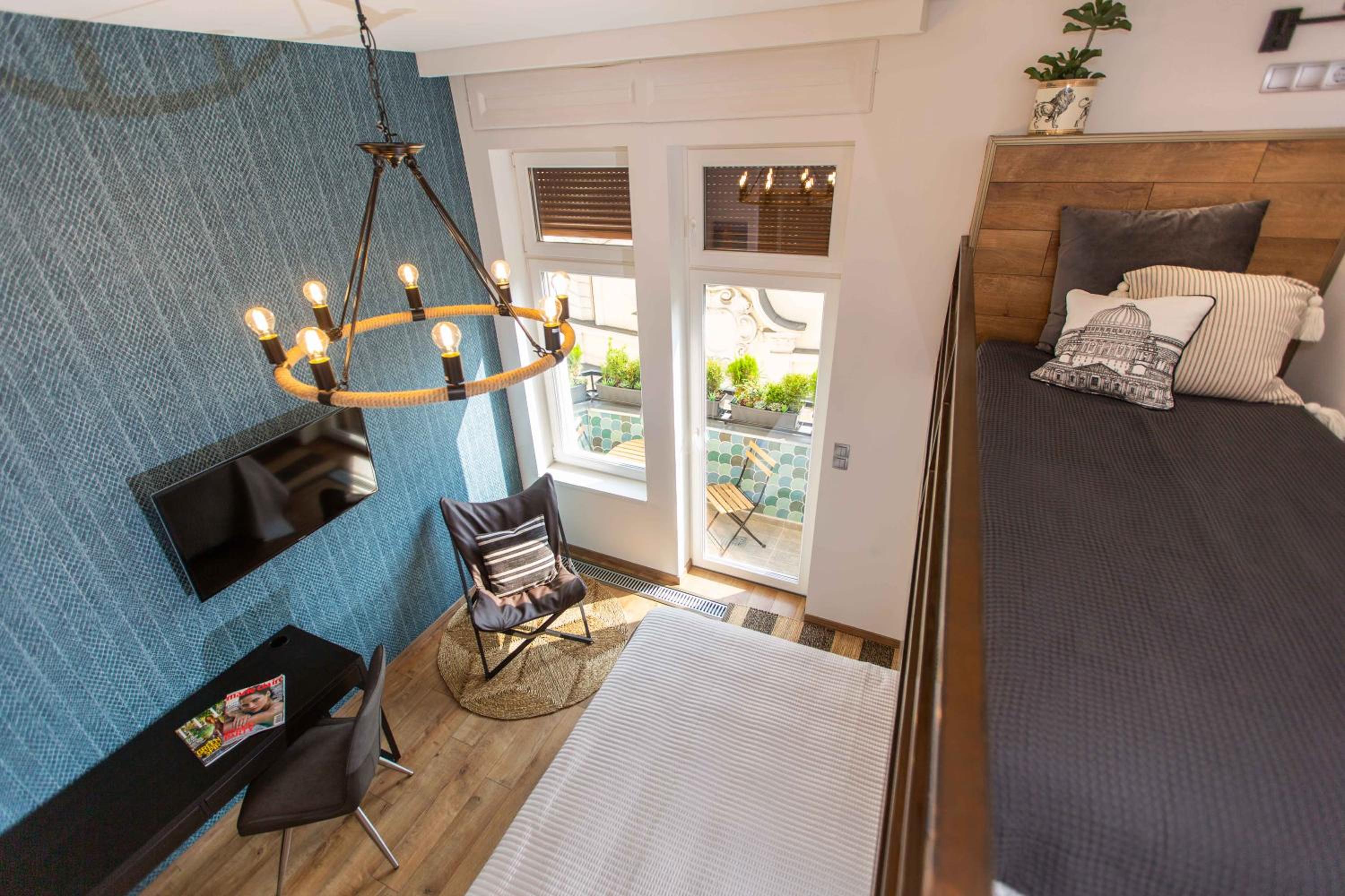 Triple Room with Balcony - Photo 6