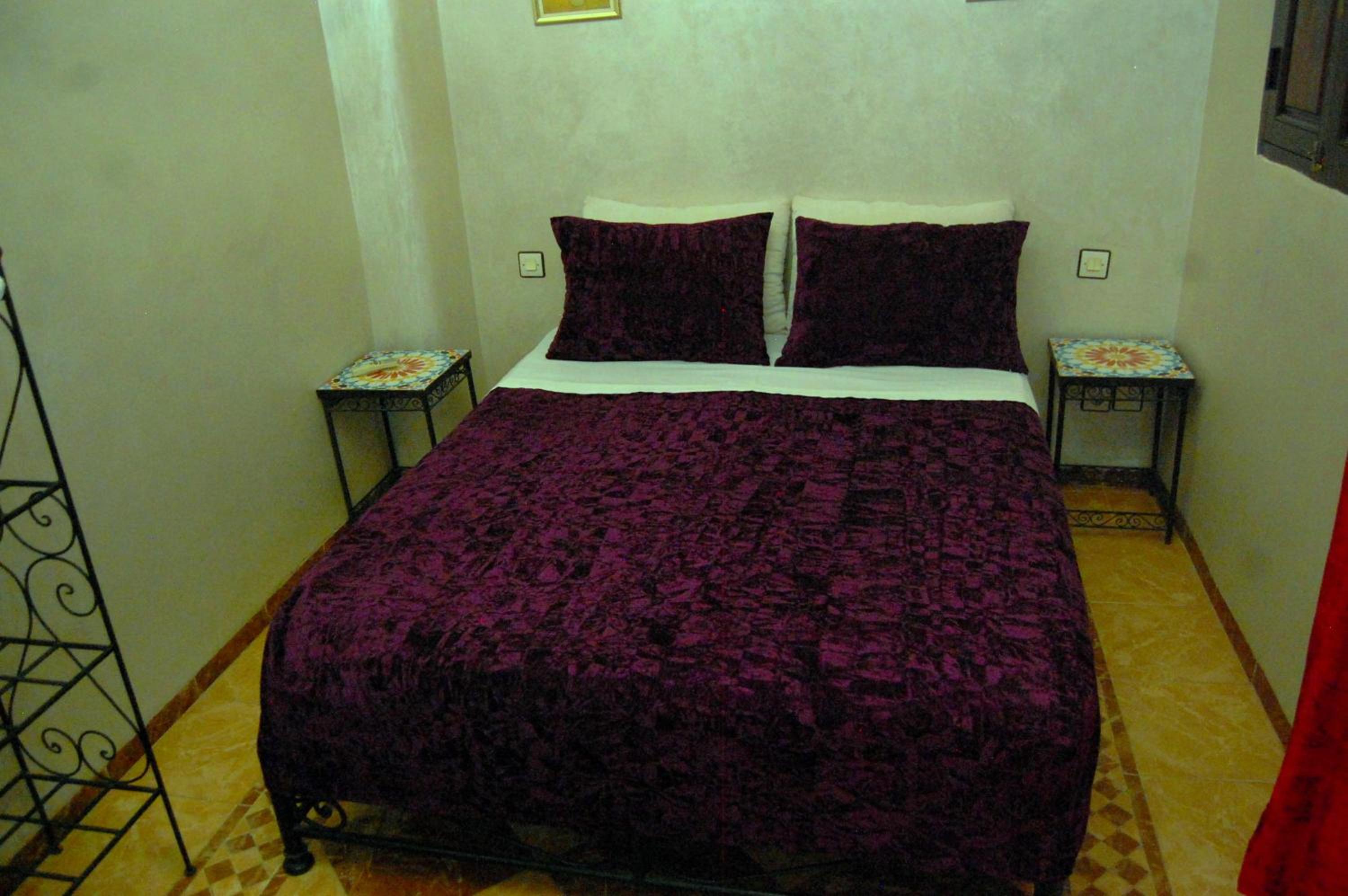 Double Room with Private Bathroom - Photo 6