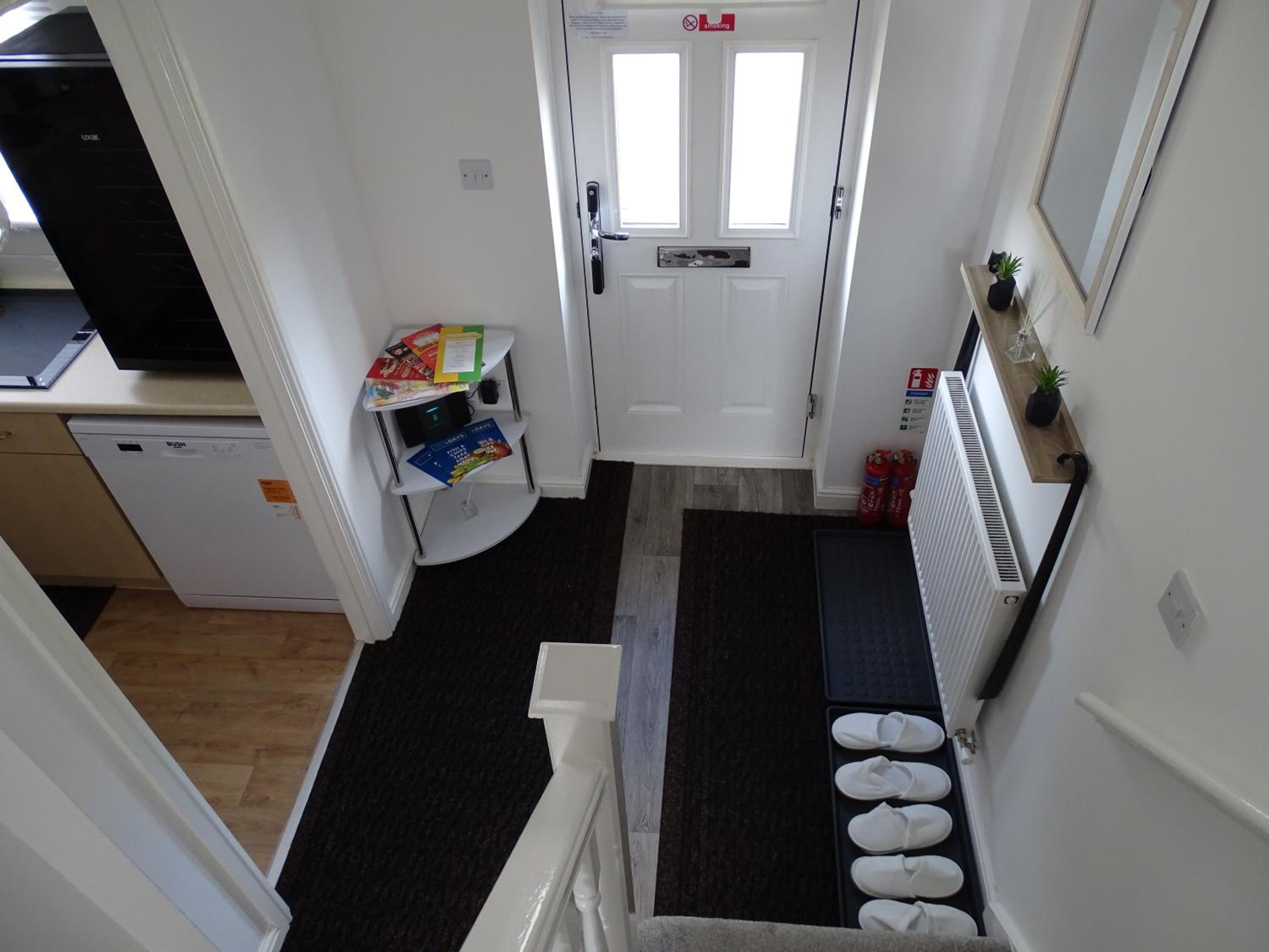 Three-Bedroom Apartment - Photo 21