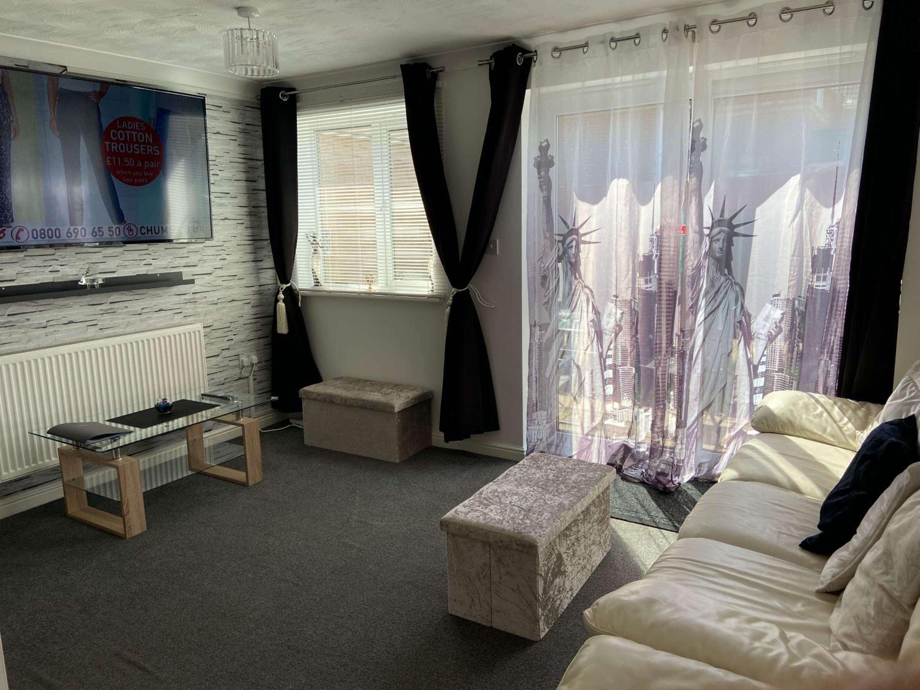 Three-Bedroom Apartment - Photo 15